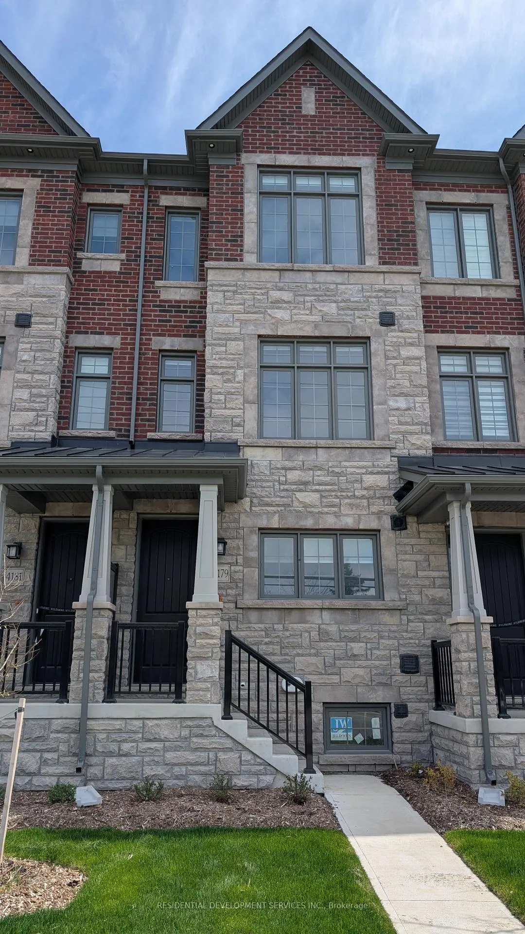 Front of 4179 Major Mackenzie Drive E