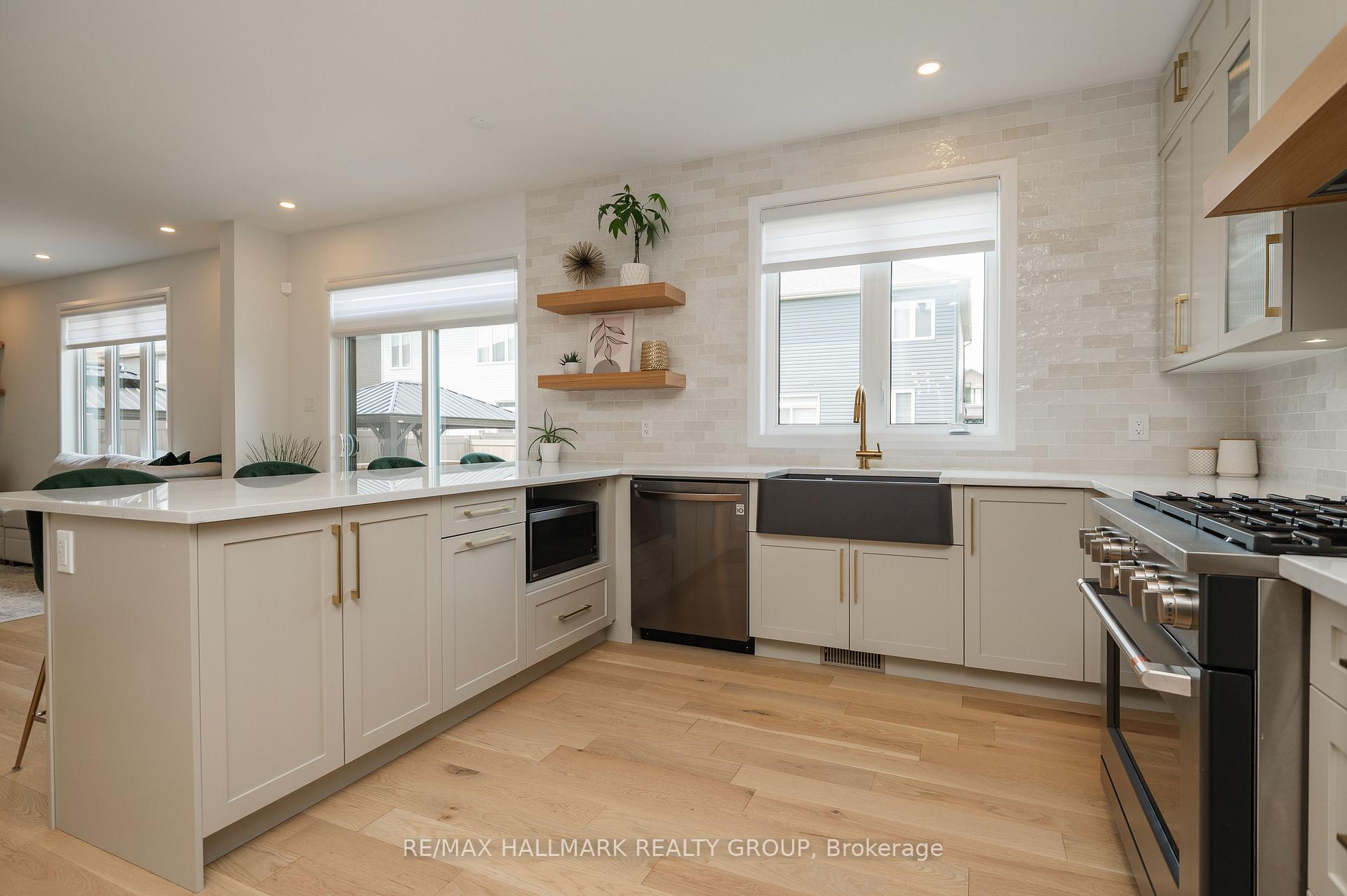Photo 9 of 31 Jetty Drive, Ottawa, Mahogany Community — HOMEH