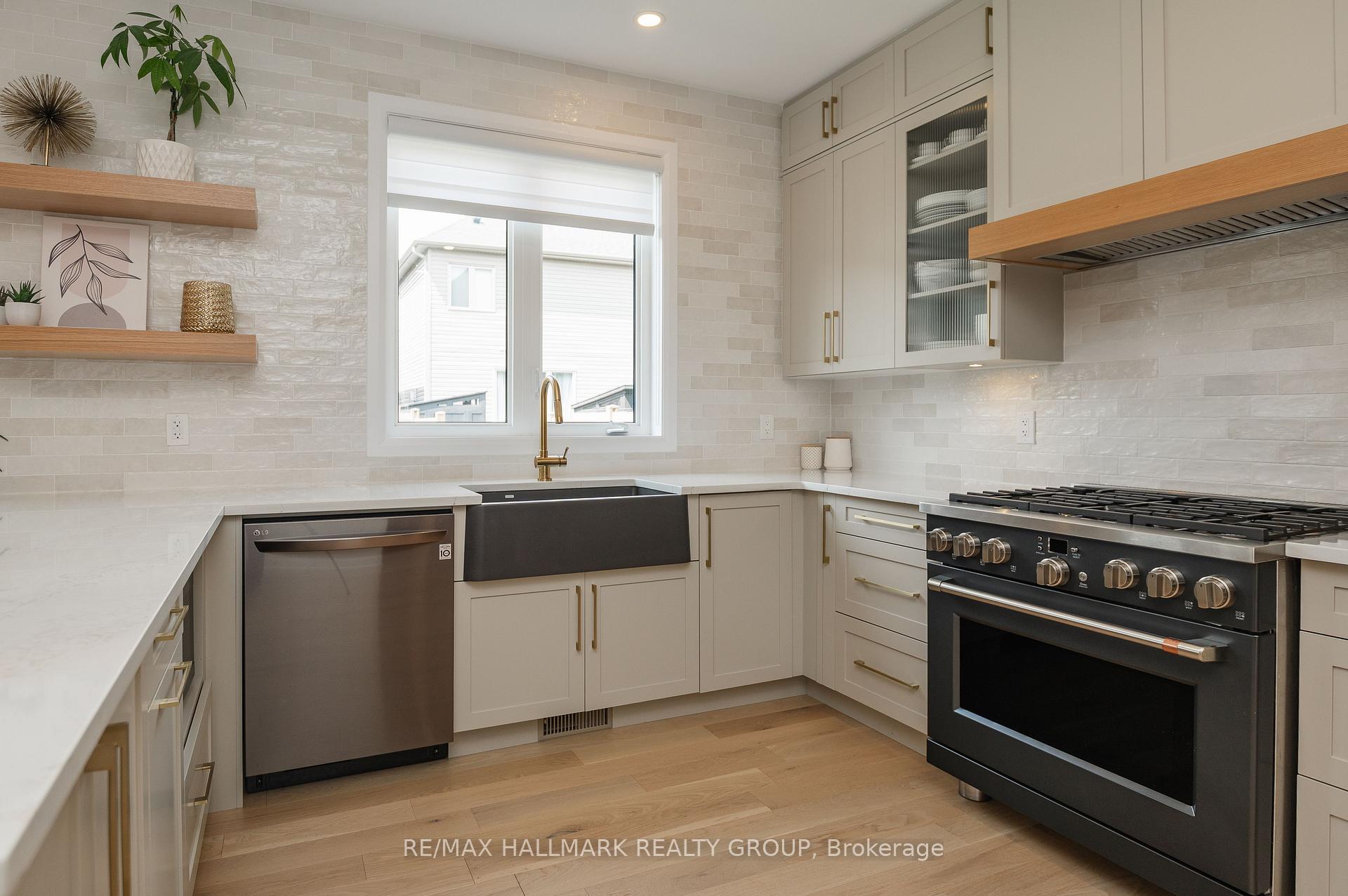 Photo 11 of 31 Jetty Drive, Ottawa, Mahogany Community — HOMEH