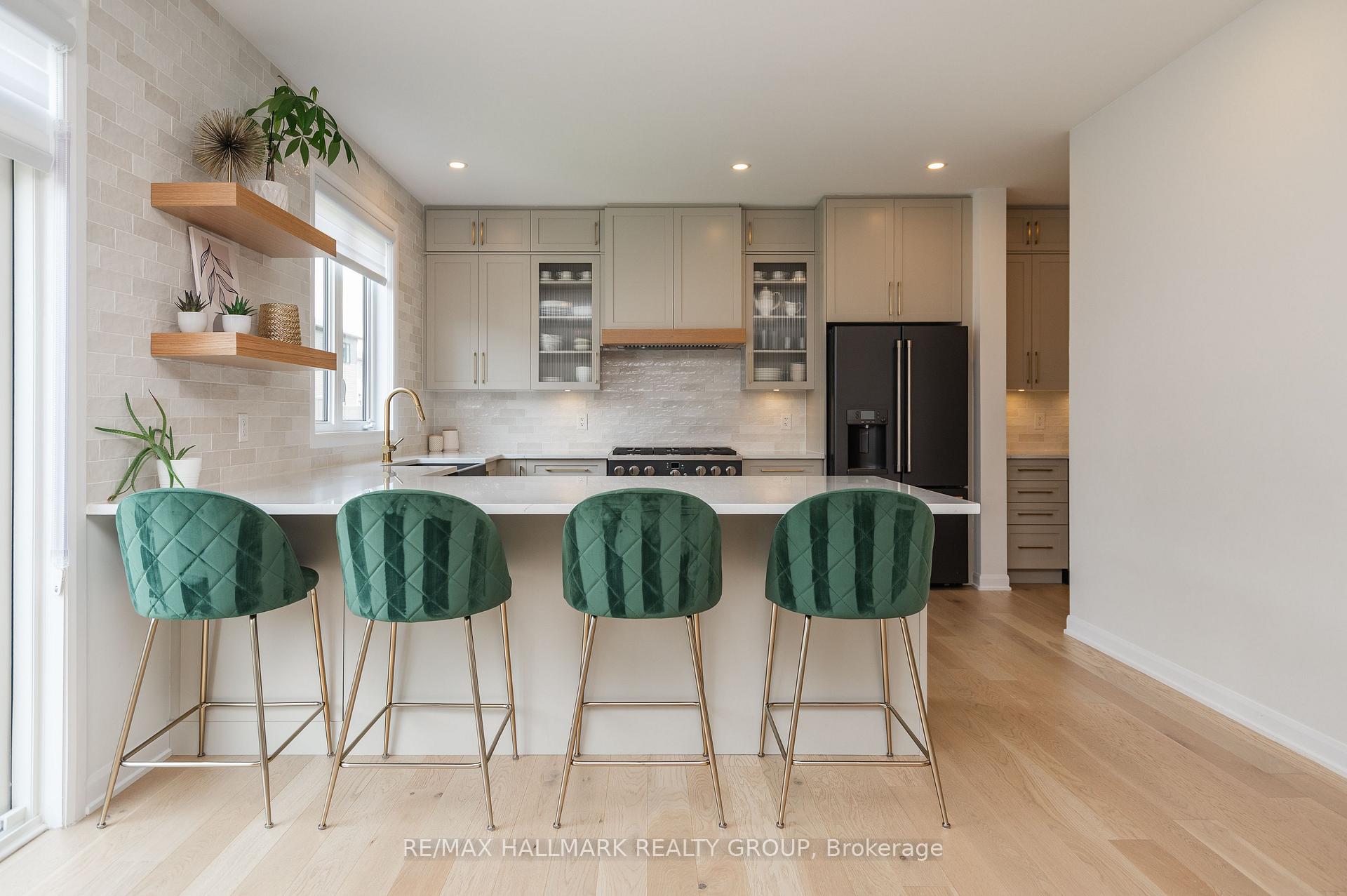 Photo 12 of 31 Jetty Drive, Ottawa, Mahogany Community — HOMEH