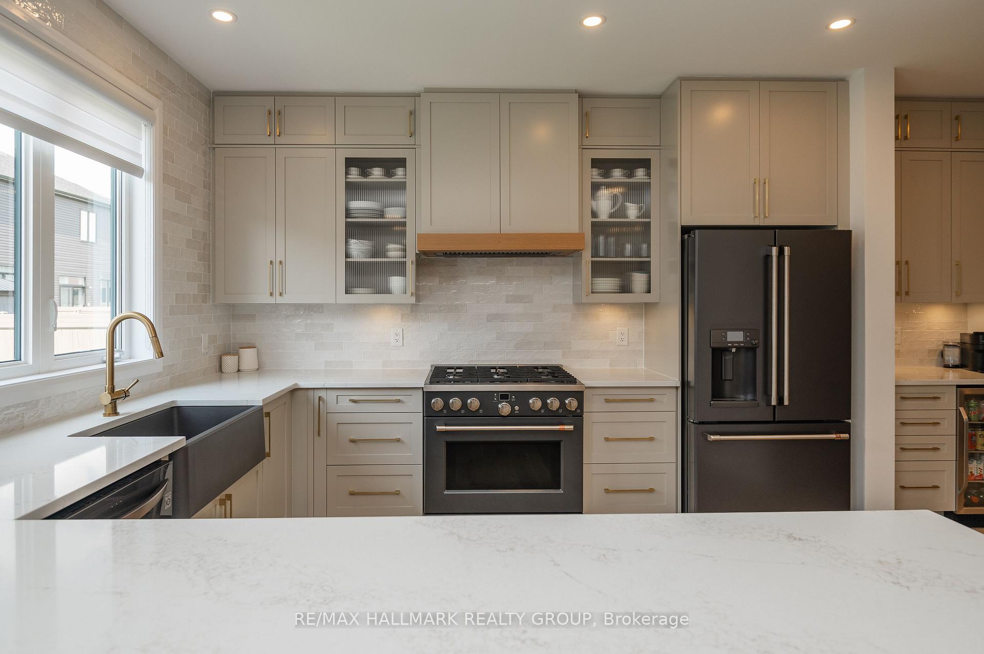 Photo 13 of 31 Jetty Drive, Ottawa, Mahogany Community — HOMEH