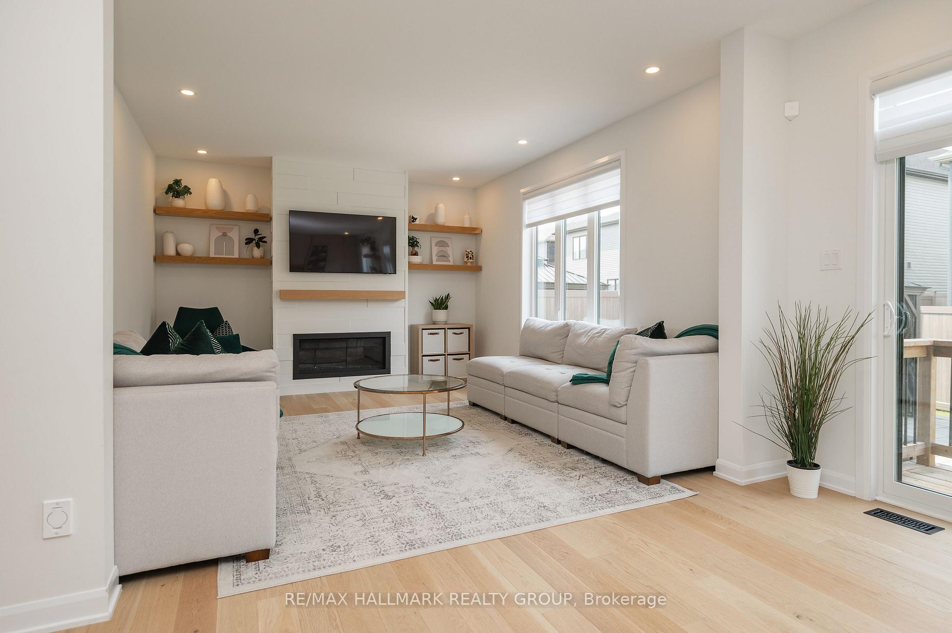 Photo 15 of 31 Jetty Drive, Ottawa, Mahogany Community — HOMEH