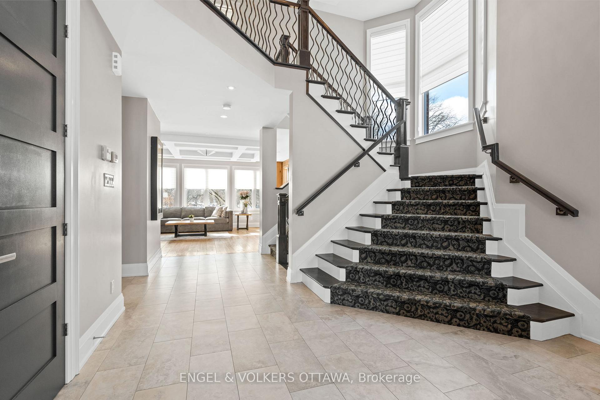 Photo 4 of 110 Gray Willow Place, Ottawa, Manotick Village & Manotick Estates — HOMEH
