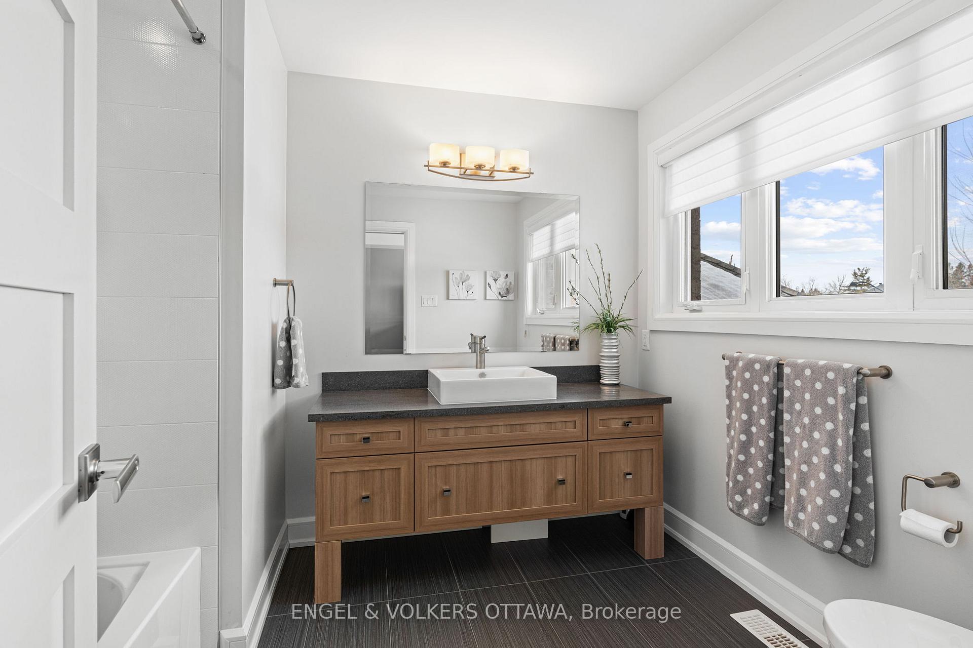 Photo 34 of 110 Gray Willow Place, Ottawa, Manotick Village & Manotick Estates — HOMEH