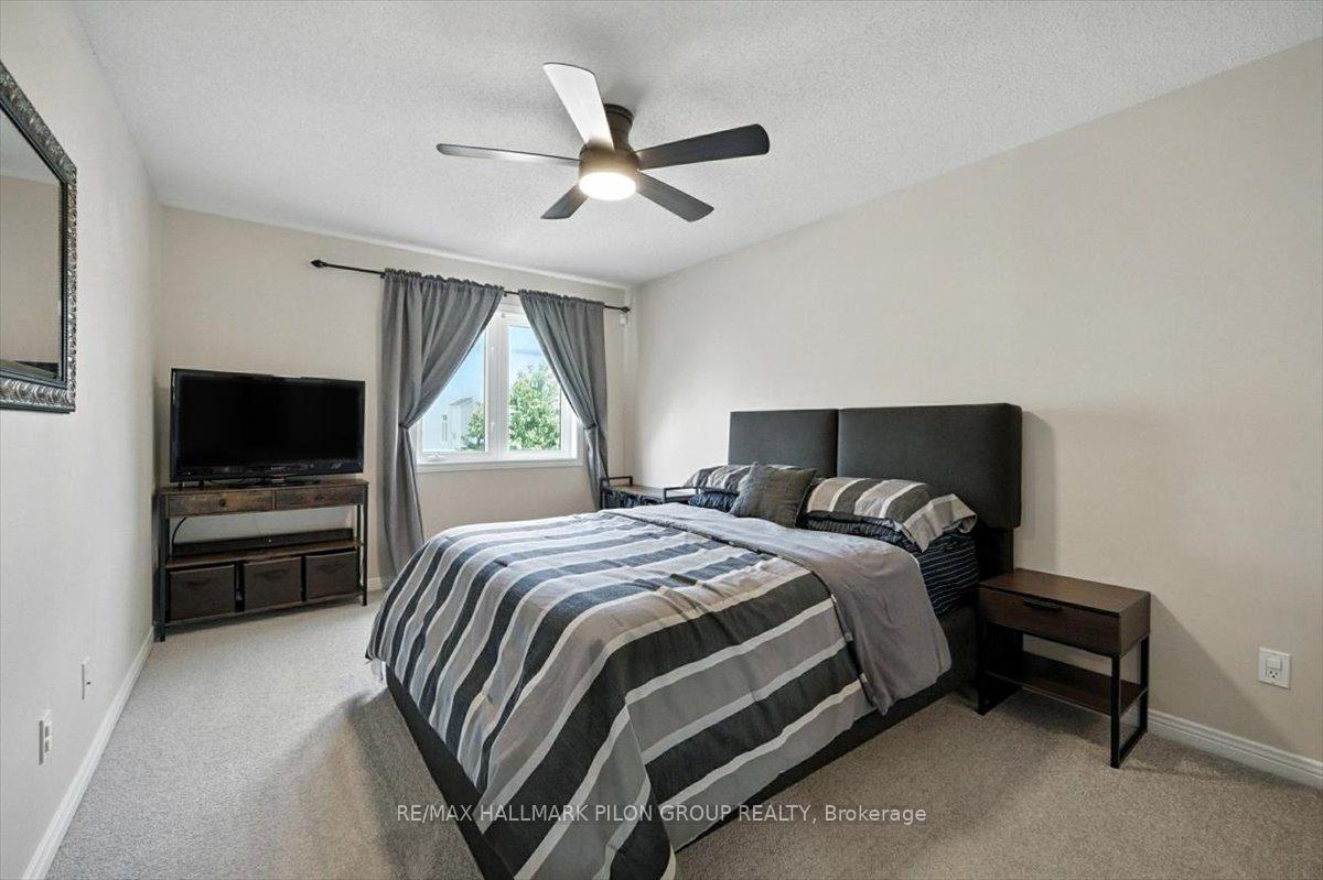 Photo 15 of 27 Saddlesmith Circle, Ottawa, Kanata - Emerald Meadows/Trailwest — HOMEH