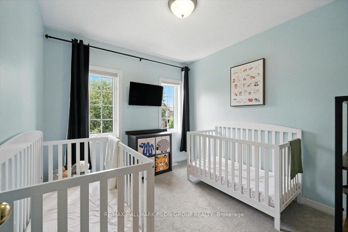 Photo 18 of 27 Saddlesmith Circle, Ottawa, Kanata - Emerald Meadows/Trailwest — HOMEH