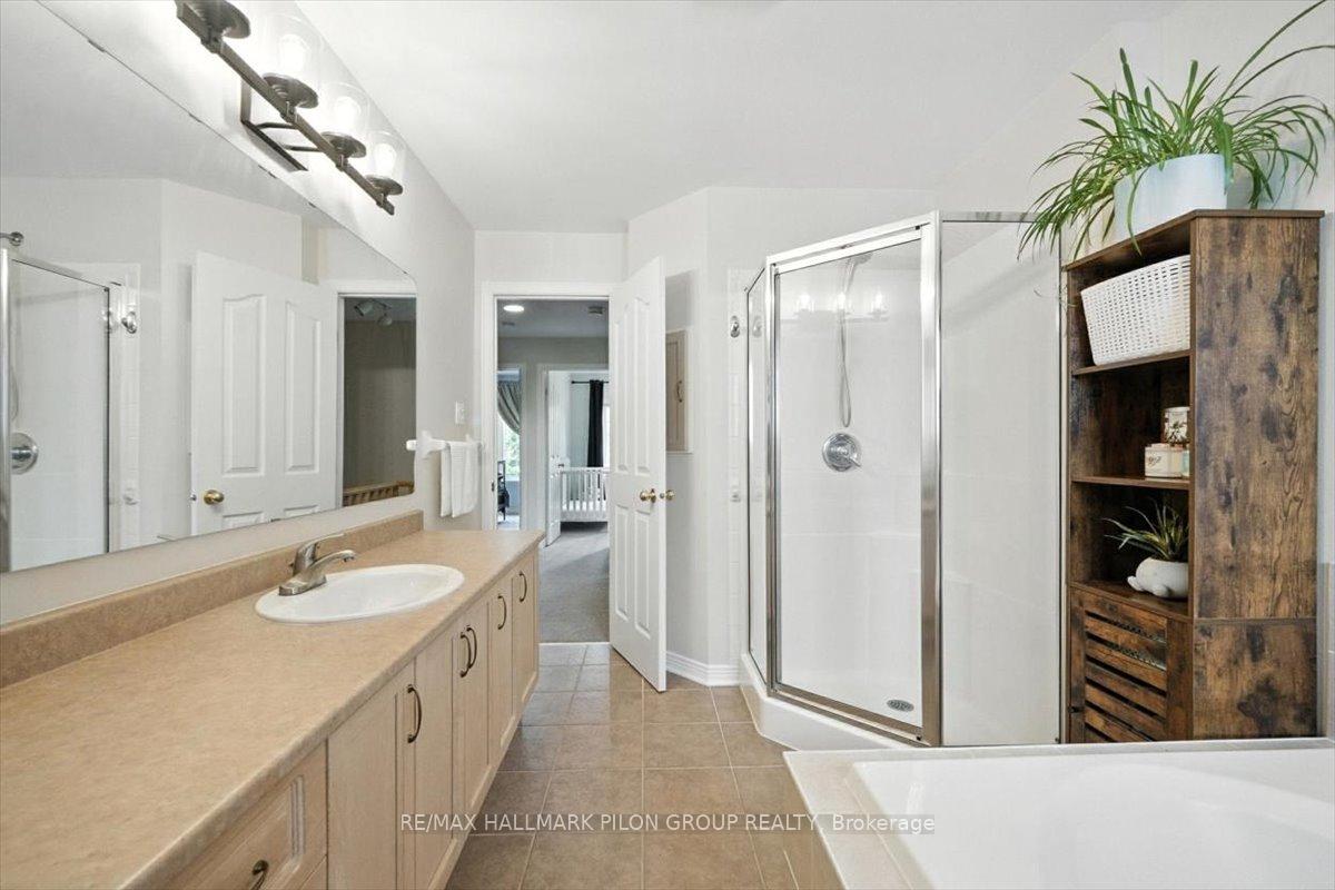 Photo 20 of 27 Saddlesmith Circle, Ottawa, Kanata - Emerald Meadows/Trailwest — HOMEH