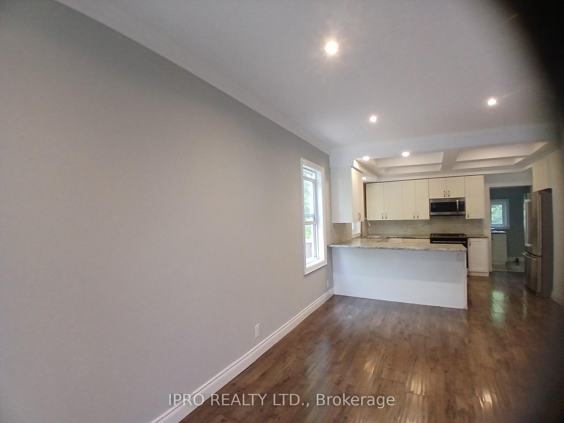Photo 4 of 49 East 9th Street, Hamilton, Centremount — HOMEH