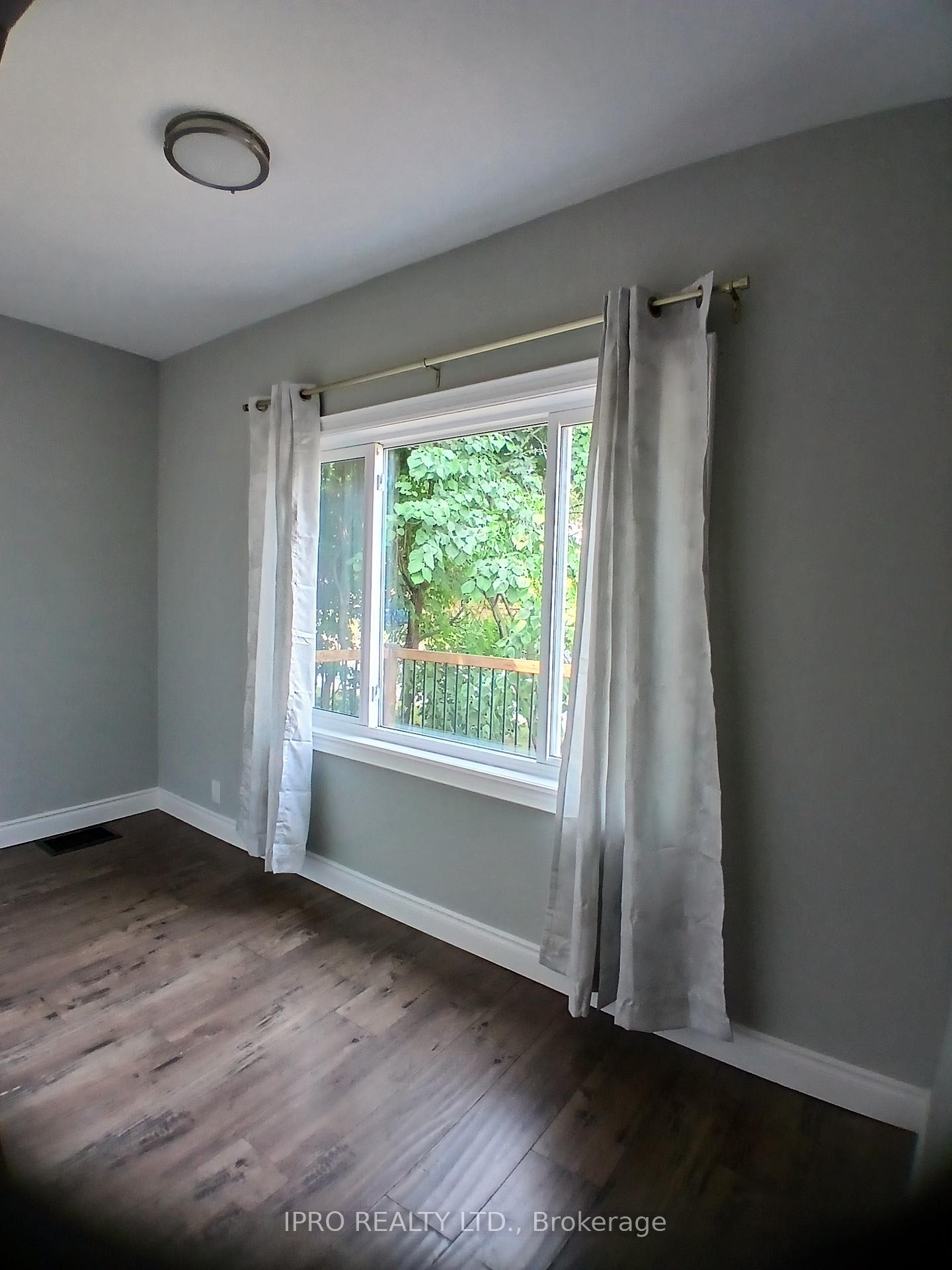 Photo 11 of 49 East 9th Street, Hamilton, Centremount — HOMEH