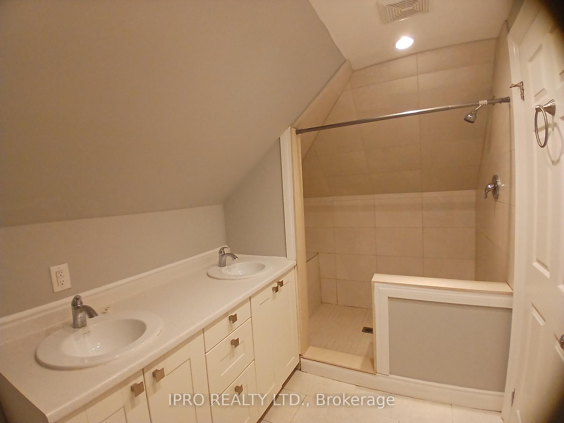 Photo 18 of 49 East 9th Street, Hamilton, Centremount — HOMEH