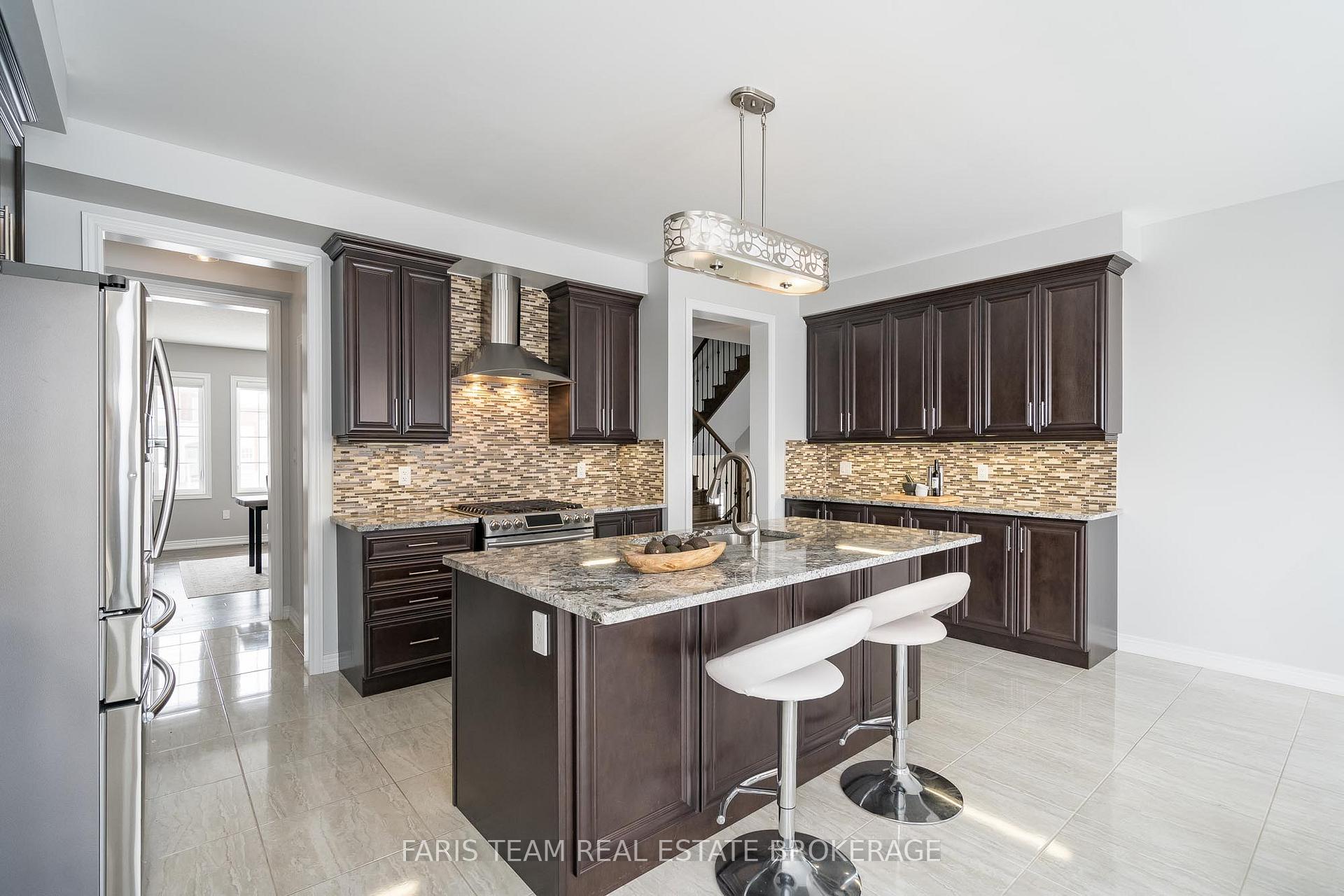 Photo 6 of 72 Heritage Road, Innisfil, Cookstown — HOMEH