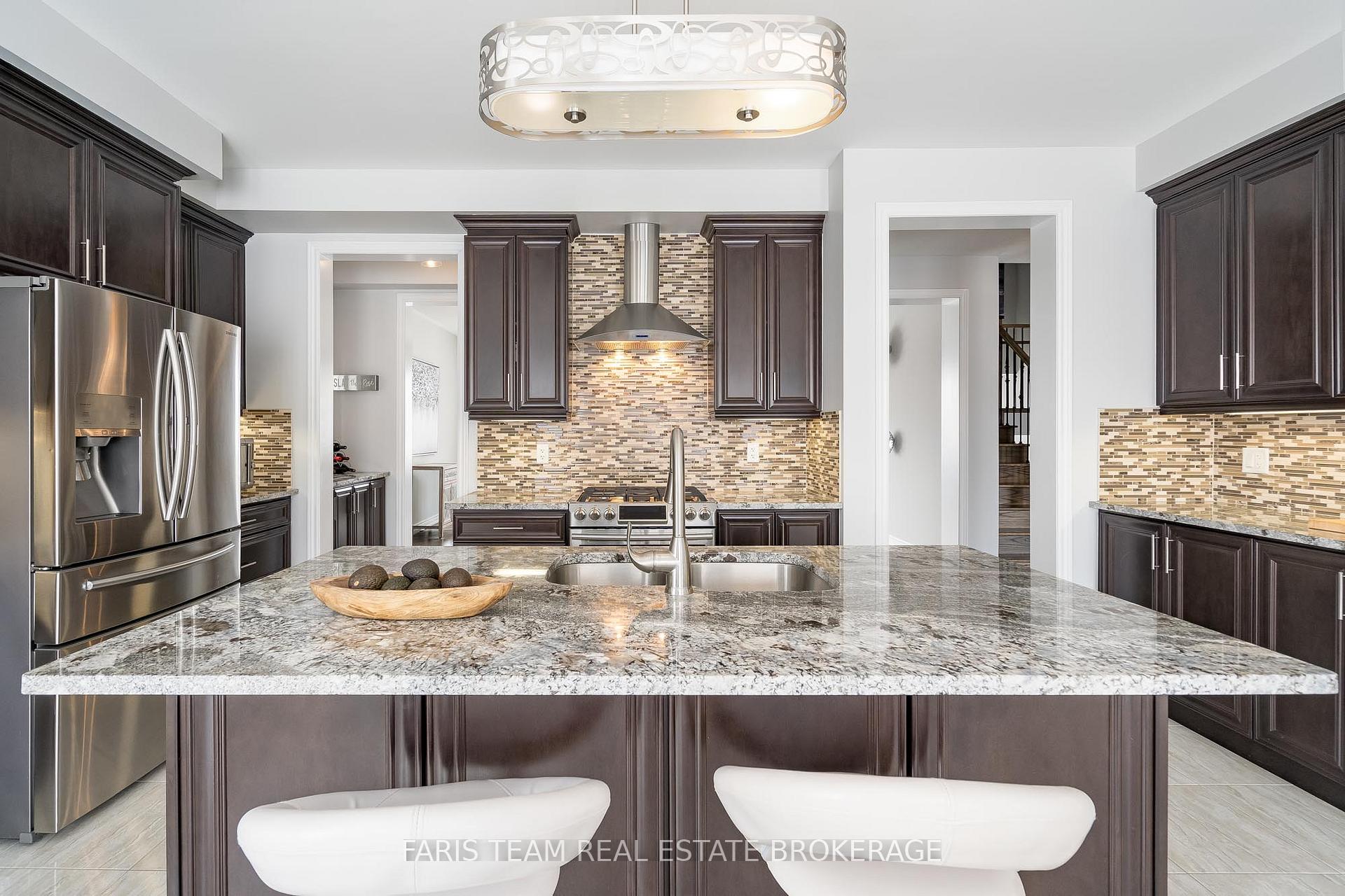 Photo 7 of 72 Heritage Road, Innisfil, Cookstown — HOMEH