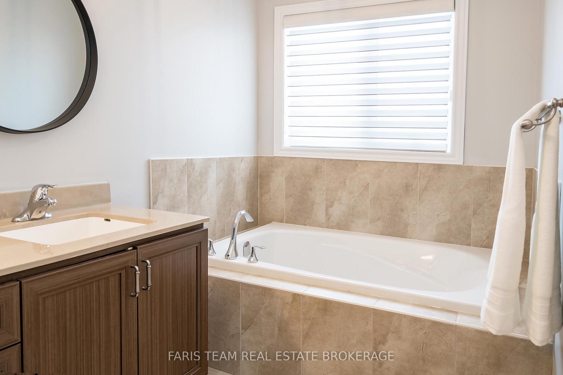 Photo 26 of 72 Heritage Road, Innisfil, Cookstown — HOMEH