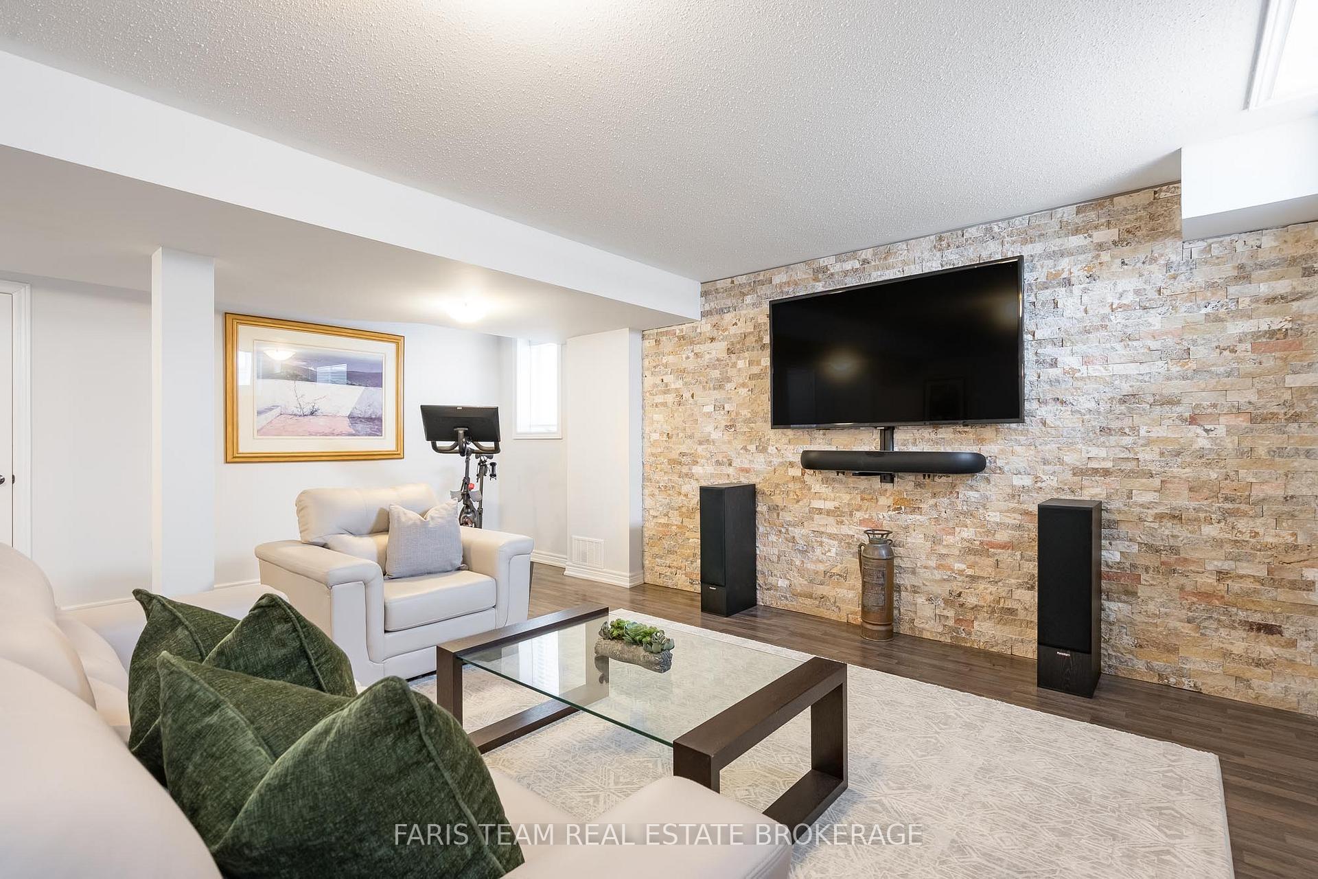 Photo 37 of 72 Heritage Road, Innisfil, Cookstown — HOMEH