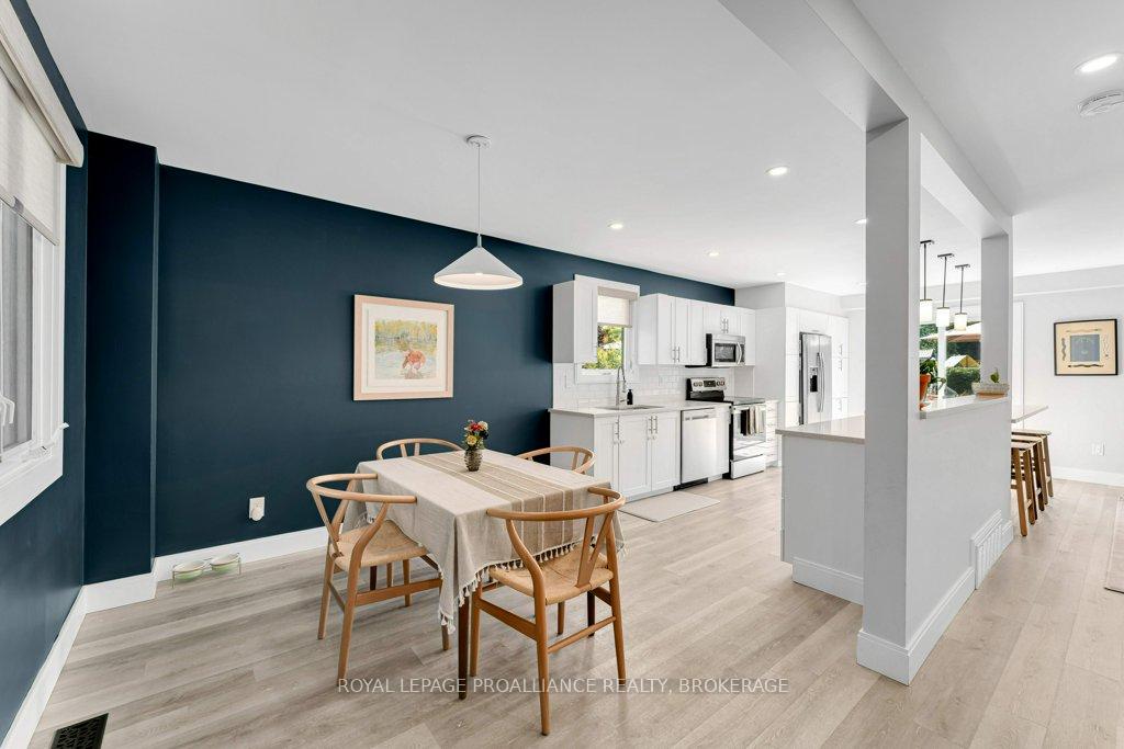 Photo 5 of 4 Glenaire Mews, Kingston, West of Sir John A. Blvd — HOMEH