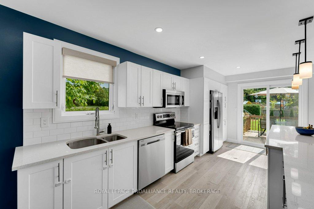 Photo 11 of 4 Glenaire Mews, Kingston, West of Sir John A. Blvd — HOMEH