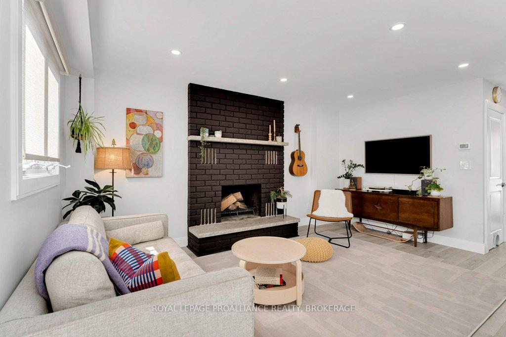 Photo 15 of 4 Glenaire Mews, Kingston, West of Sir John A. Blvd — HOMEH