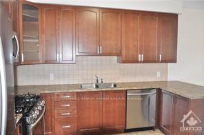 Photo 5 of 217 Losino Crescent, Ottawa, Kanata - Emerald Meadows/Trailwest — HOMEH