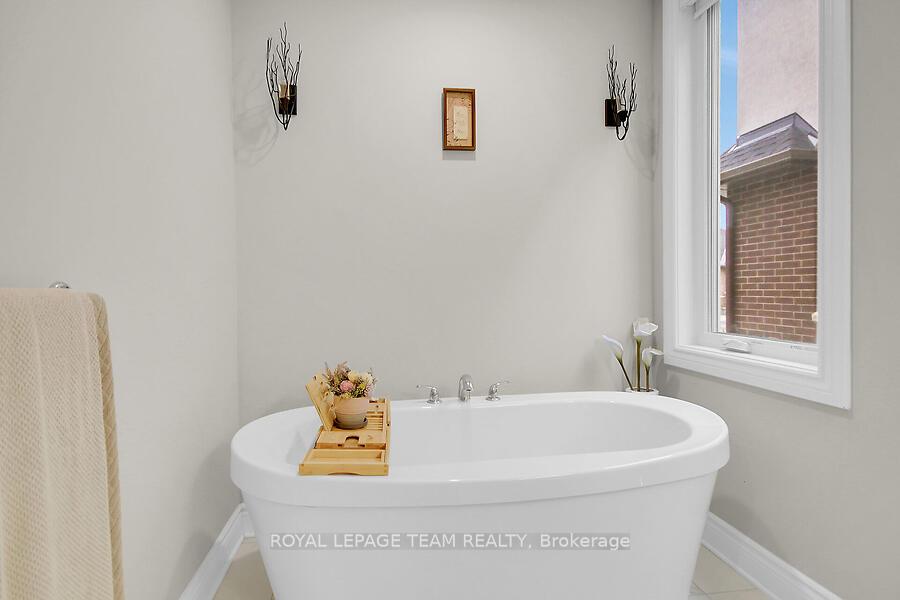 Photo 20 of 518 Chriscraft Way, Ottawa, Mahogany Community — HOMEH