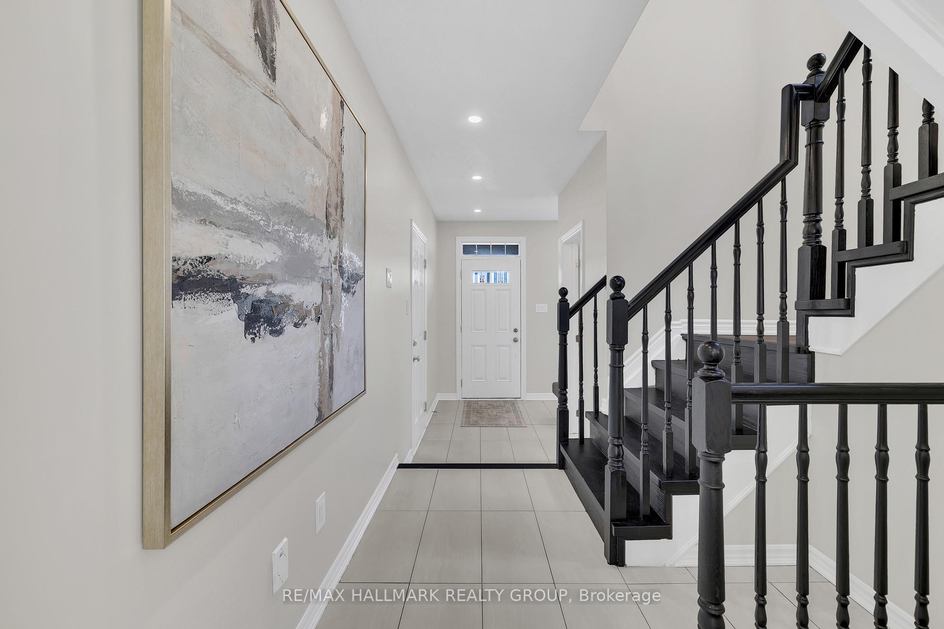 Photo 3 of 130 Cranesbill Road, Ottawa, Kanata - Emerald Meadows/Trailwest — HOMEH