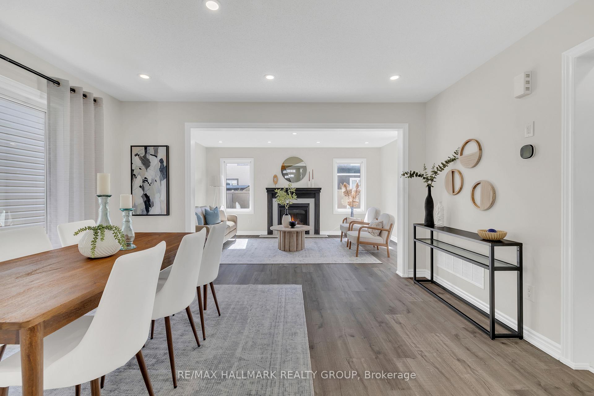 Photo 4 of 130 Cranesbill Road, Ottawa, Kanata - Emerald Meadows/Trailwest — HOMEH
