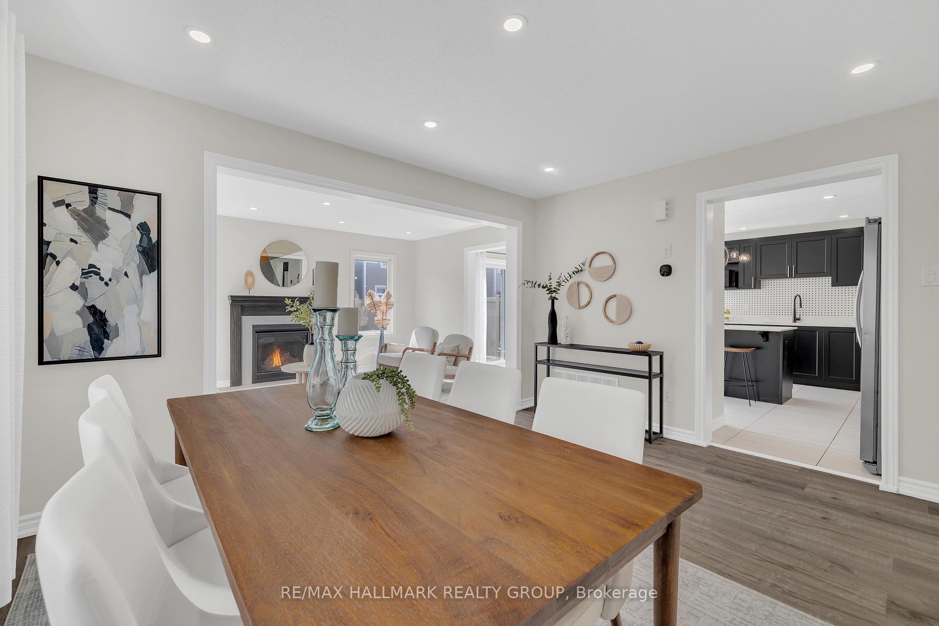 Photo 6 of 130 Cranesbill Road, Ottawa, Kanata - Emerald Meadows/Trailwest — HOMEH