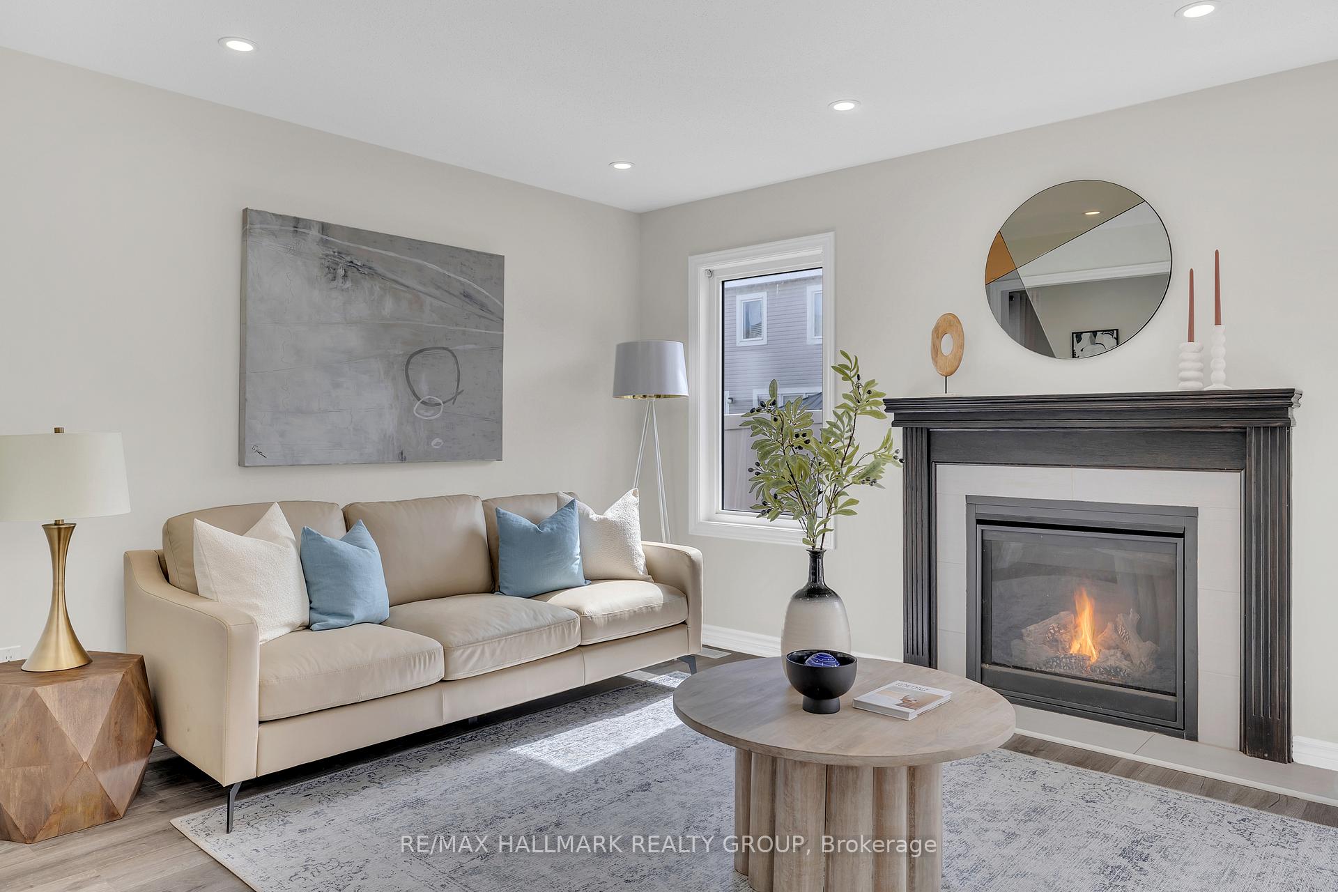 Photo 8 of 130 Cranesbill Road, Ottawa, Kanata - Emerald Meadows/Trailwest — HOMEH
