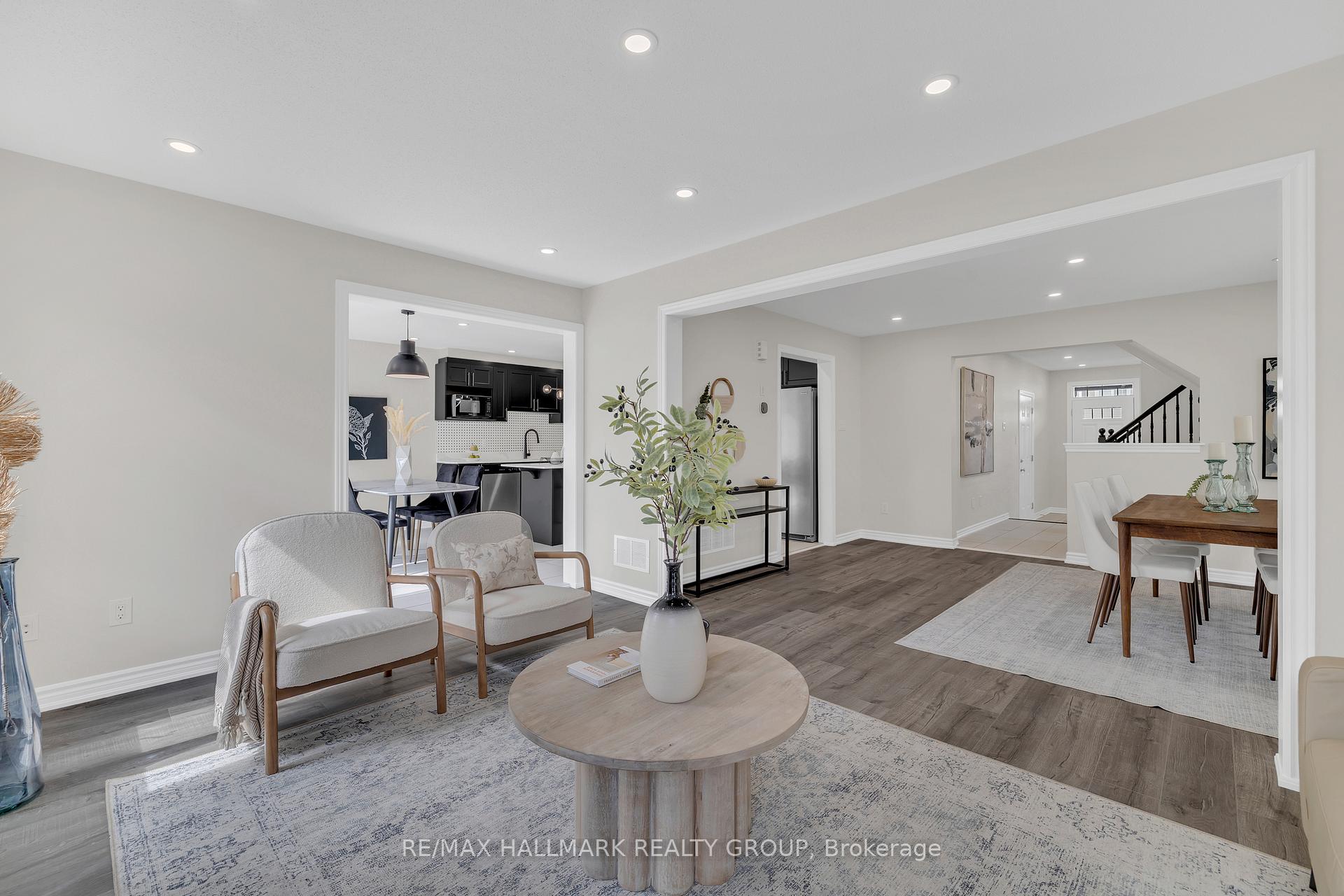 Photo 9 of 130 Cranesbill Road, Ottawa, Kanata - Emerald Meadows/Trailwest — HOMEH