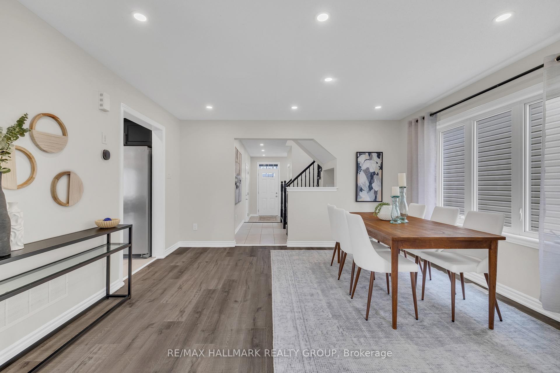Photo 11 of 130 Cranesbill Road, Ottawa, Kanata - Emerald Meadows/Trailwest — HOMEH