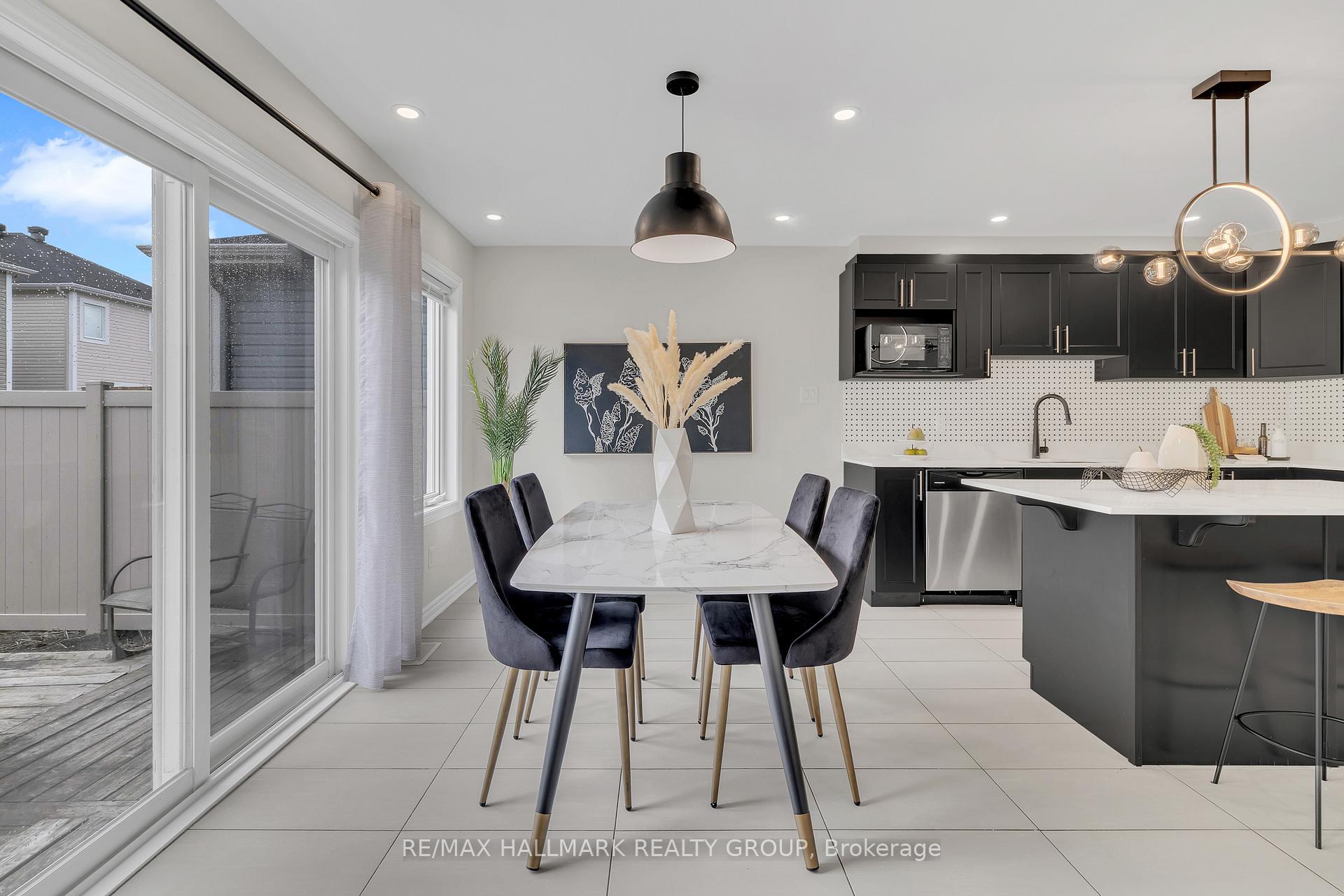 Photo 12 of 130 Cranesbill Road, Ottawa, Kanata - Emerald Meadows/Trailwest — HOMEH
