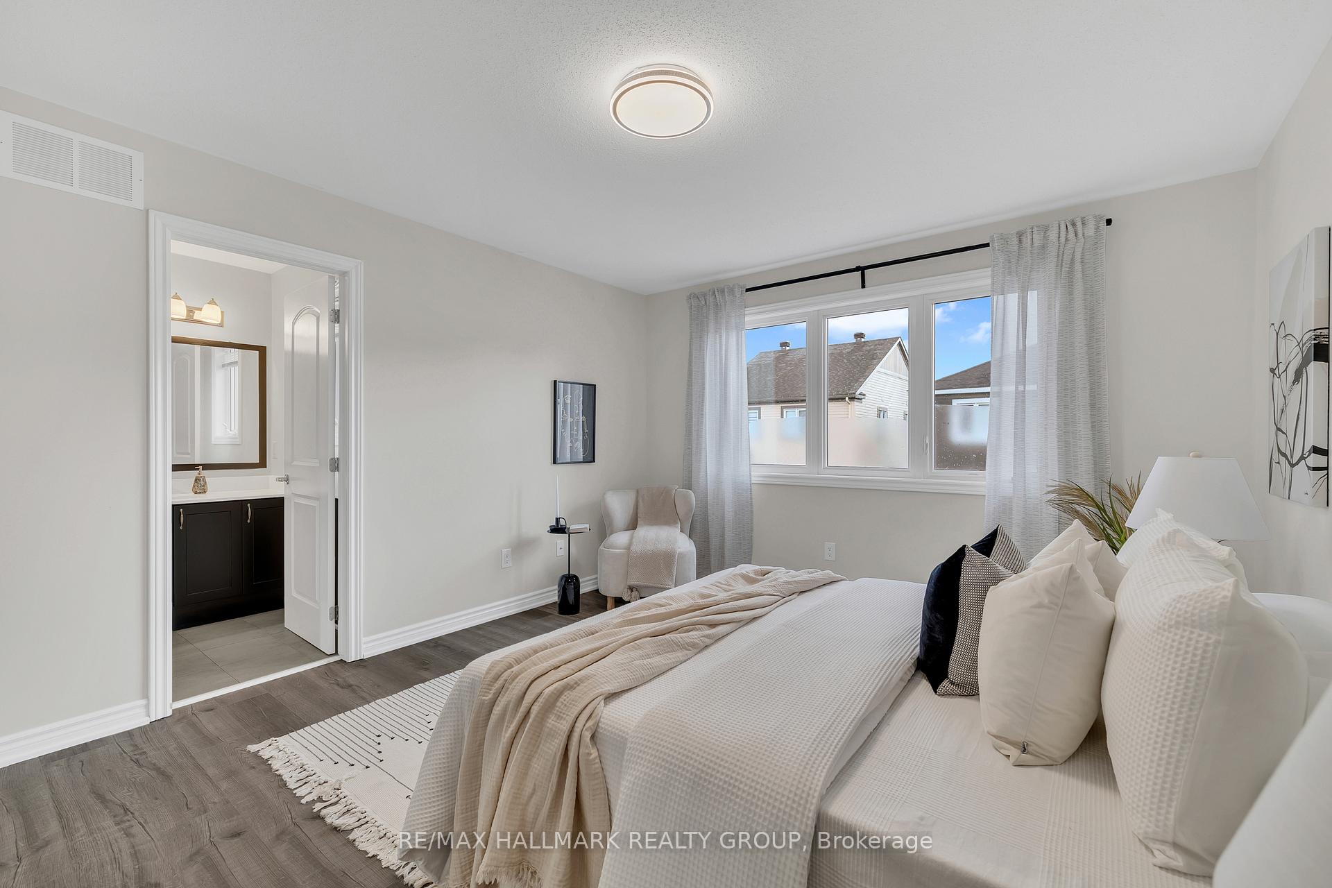 Photo 22 of 130 Cranesbill Road, Ottawa, Kanata - Emerald Meadows/Trailwest — HOMEH