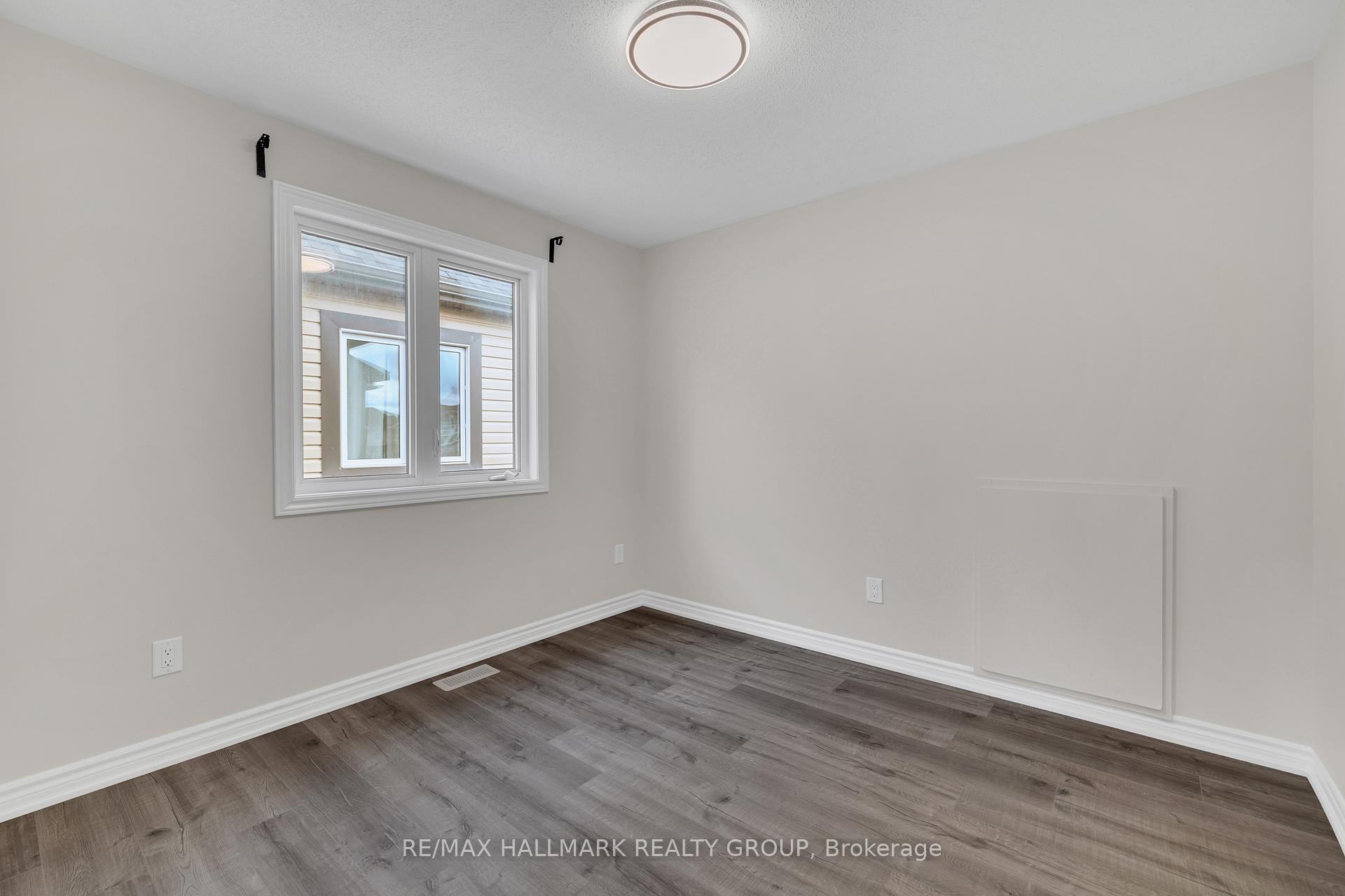 Photo 26 of 130 Cranesbill Road, Ottawa, Kanata - Emerald Meadows/Trailwest — HOMEH