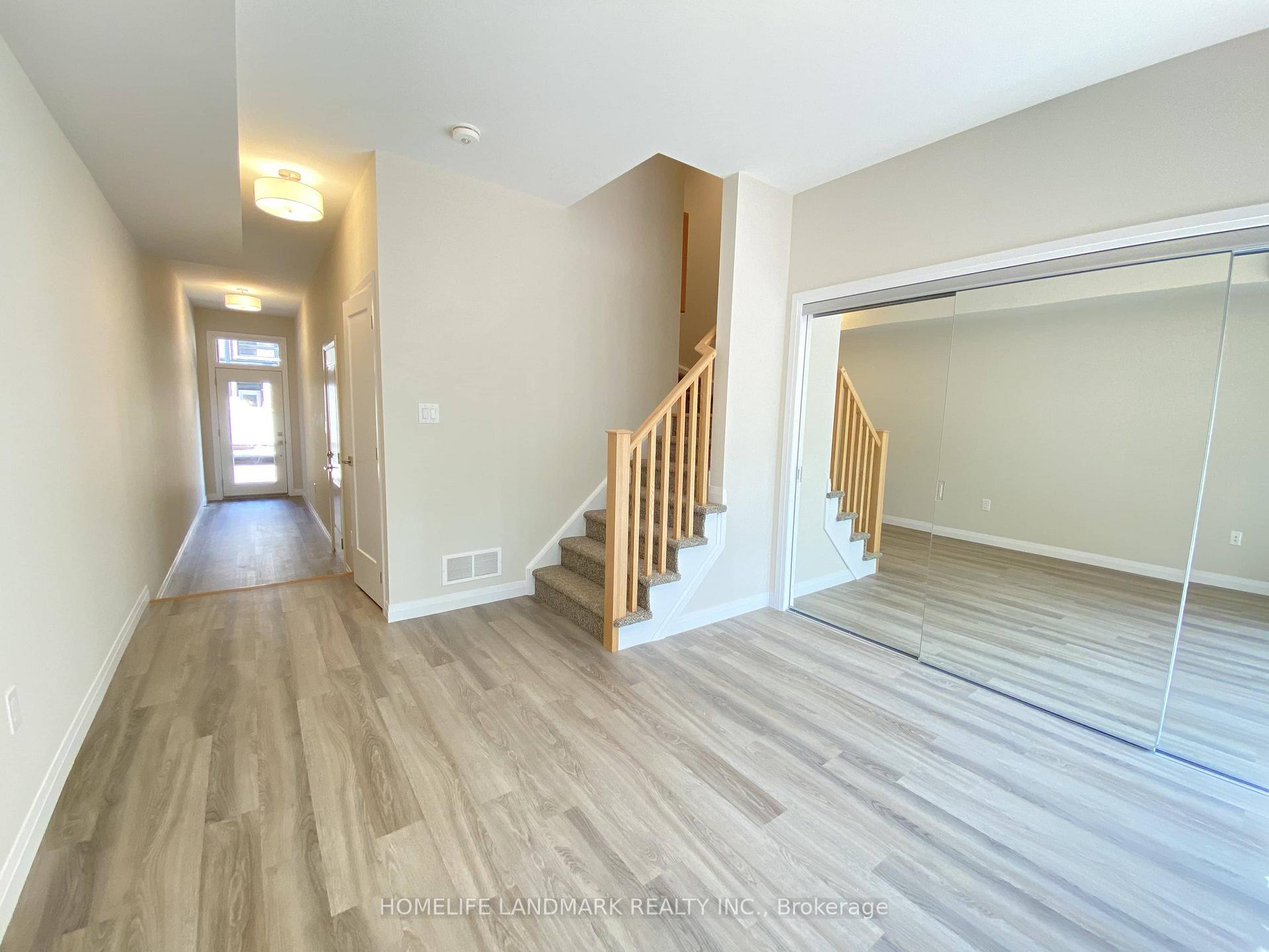 Photo 3 of 270 Melvin Avenue, Hamilton, McQuesten — HOMEH