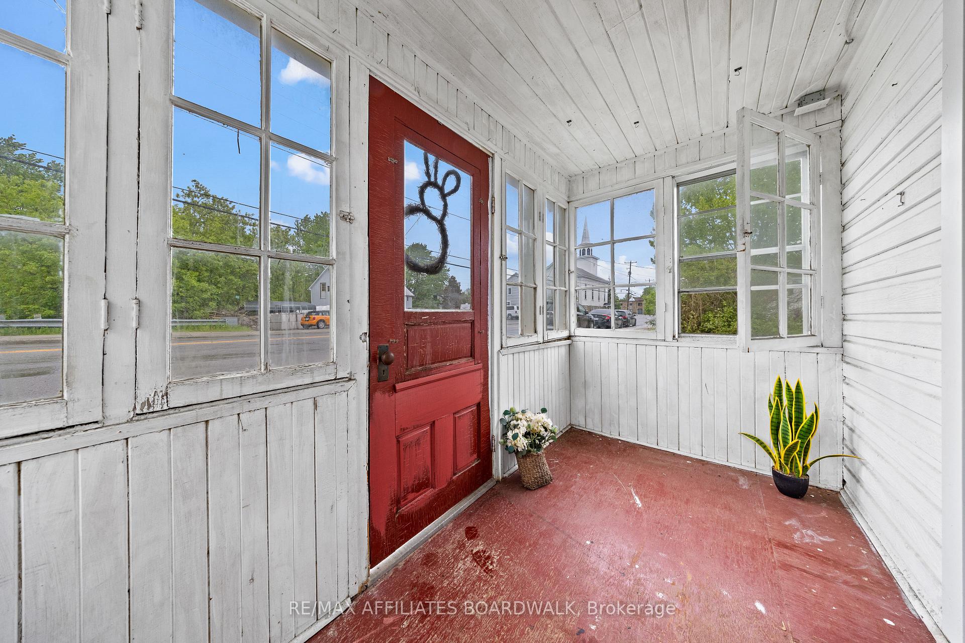 Photo 3 of 6631 Fourth Line Road, Ottawa, North Gower — HOMEH