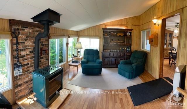 Photo 4 of 15 Evergreen Lane, McNab/Braeside, Mcnab/Braeside Twps — HOMEH