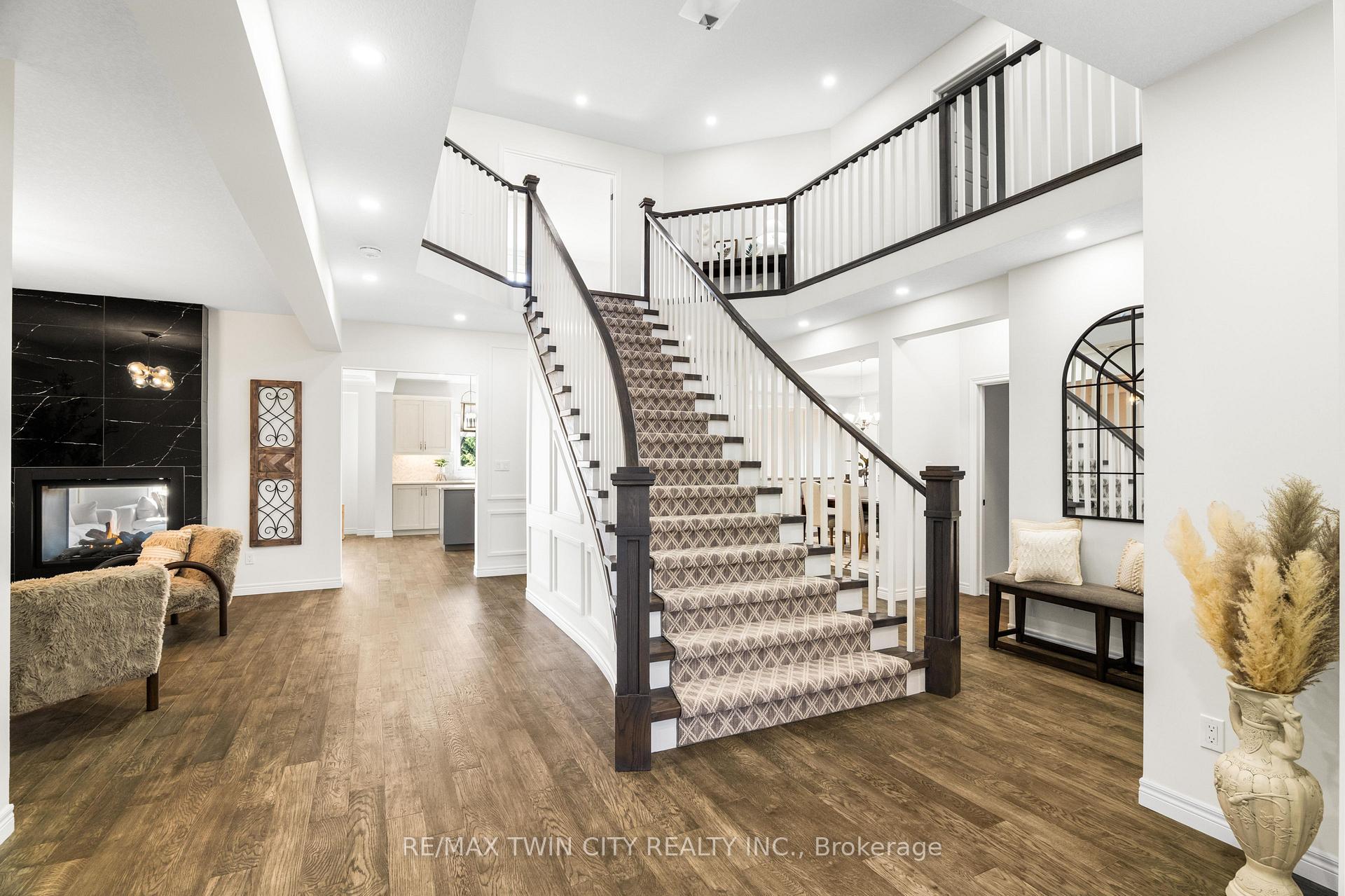 Photo 2 of 297 Blair Creek Drive, Kitchener — HOMEH