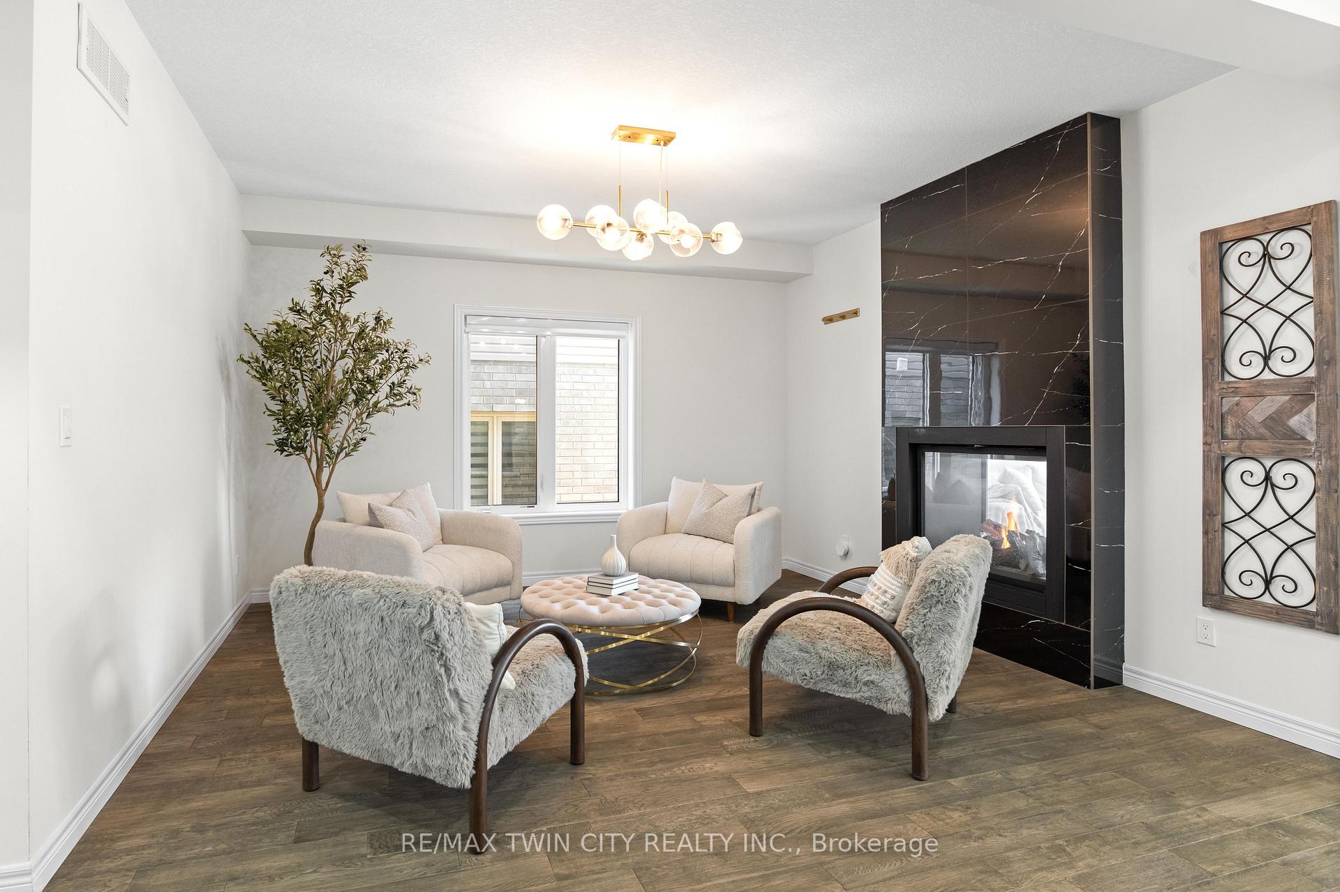 Photo 3 of 297 Blair Creek Drive, Kitchener — HOMEH
