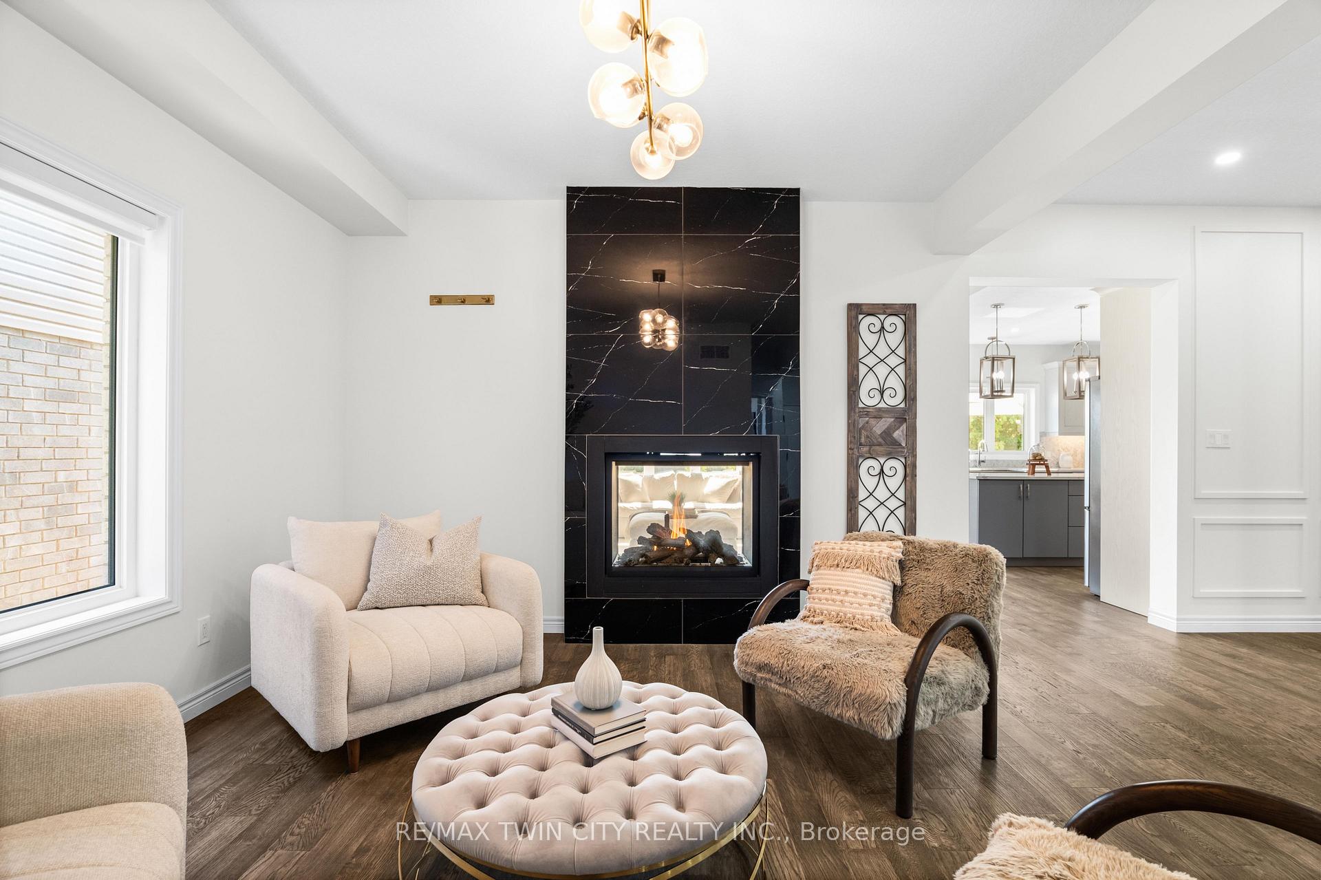 Photo 4 of 297 Blair Creek Drive, Kitchener — HOMEH