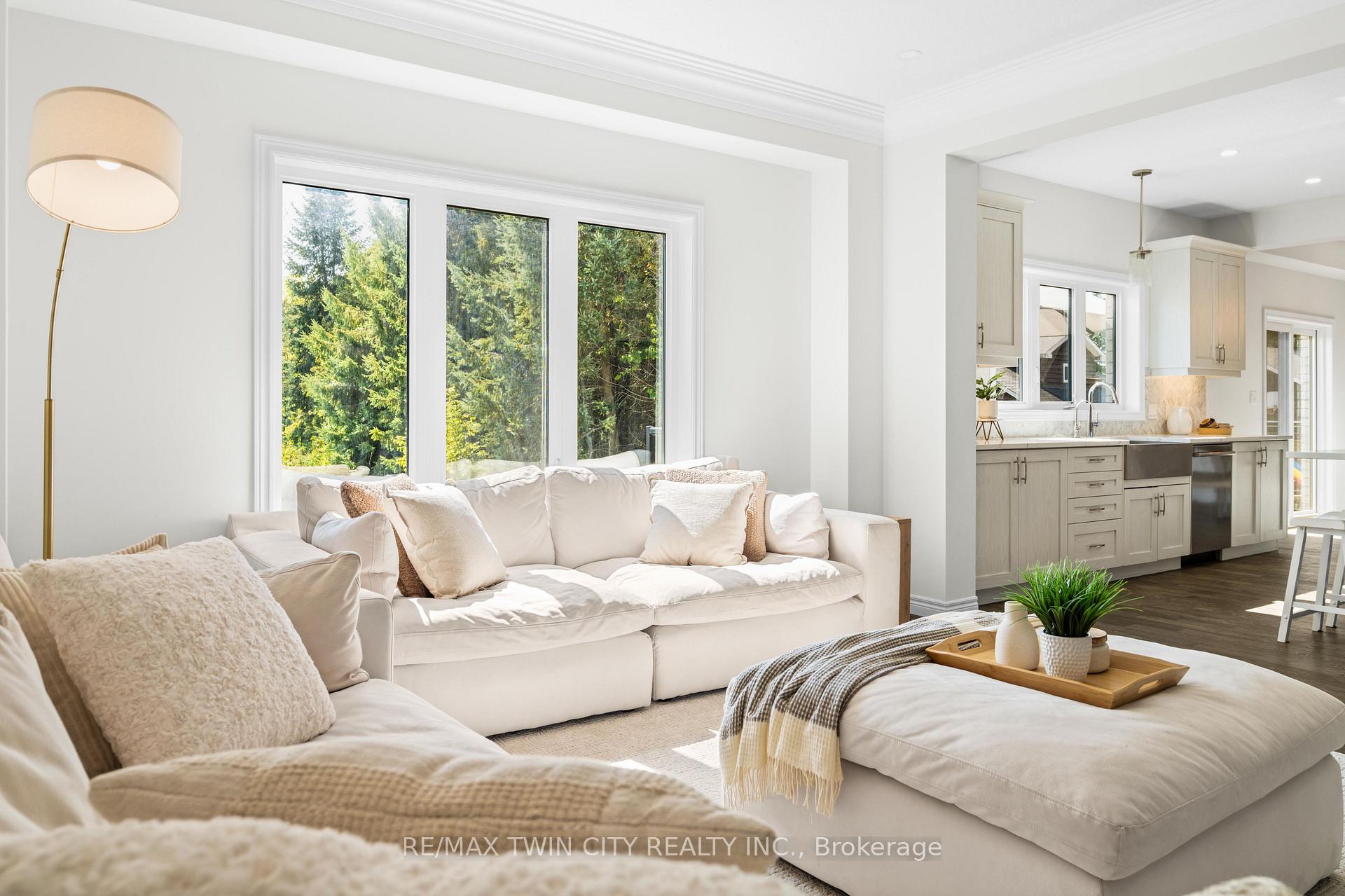 Photo 10 of 297 Blair Creek Drive, Kitchener — HOMEH