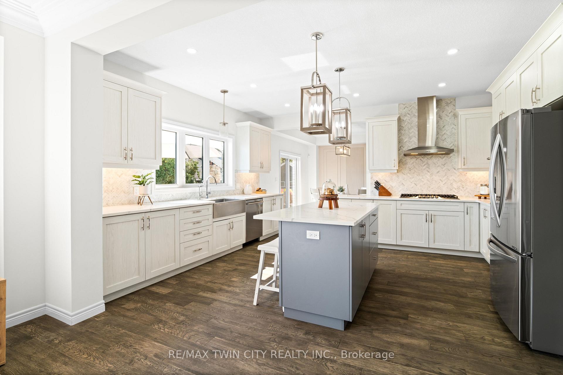Photo 11 of 297 Blair Creek Drive, Kitchener — HOMEH