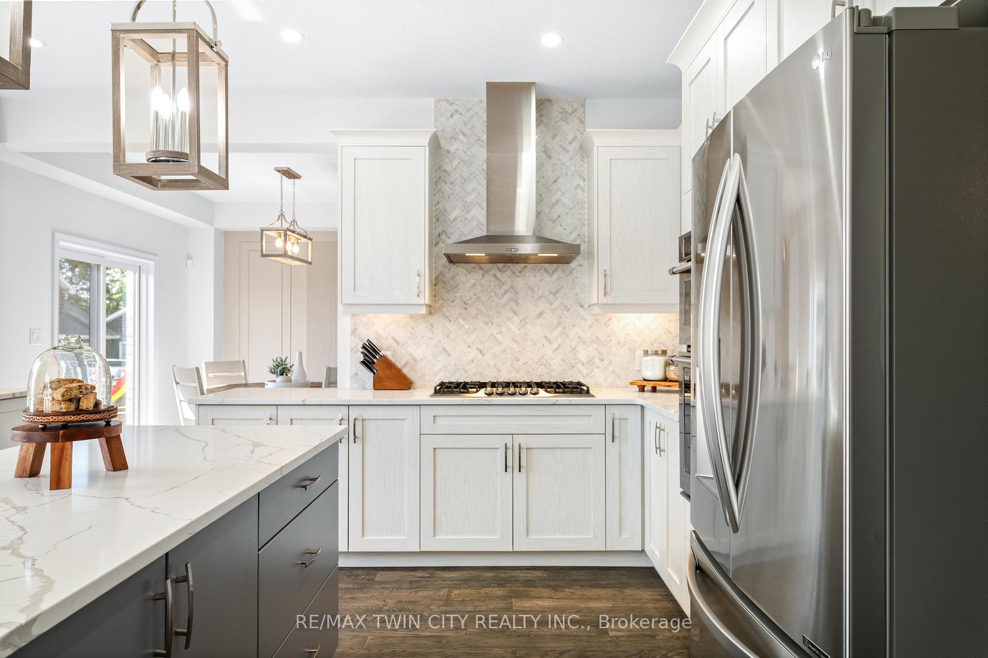 Photo 17 of 297 Blair Creek Drive, Kitchener — HOMEH