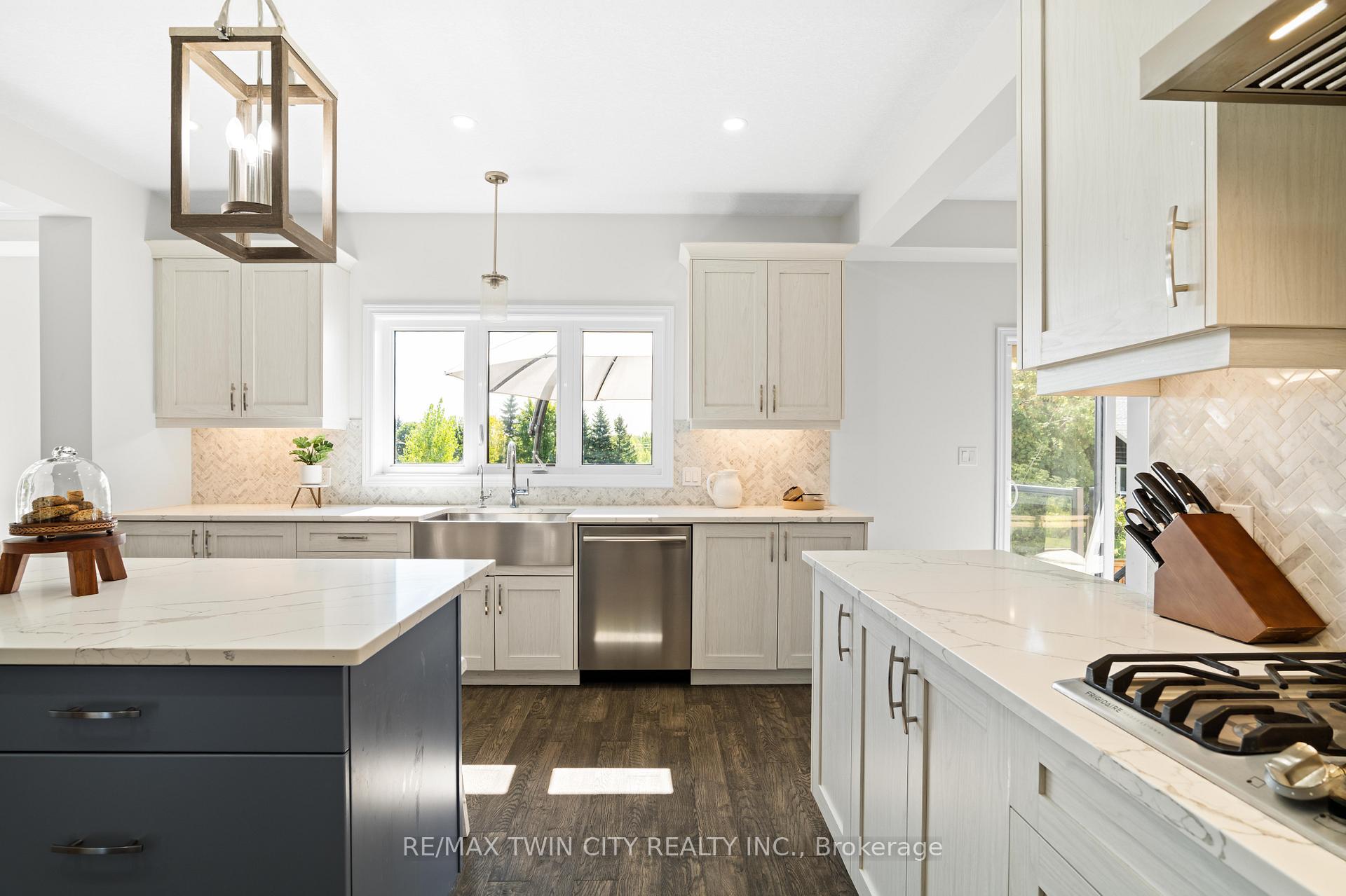 Photo 18 of 297 Blair Creek Drive, Kitchener — HOMEH