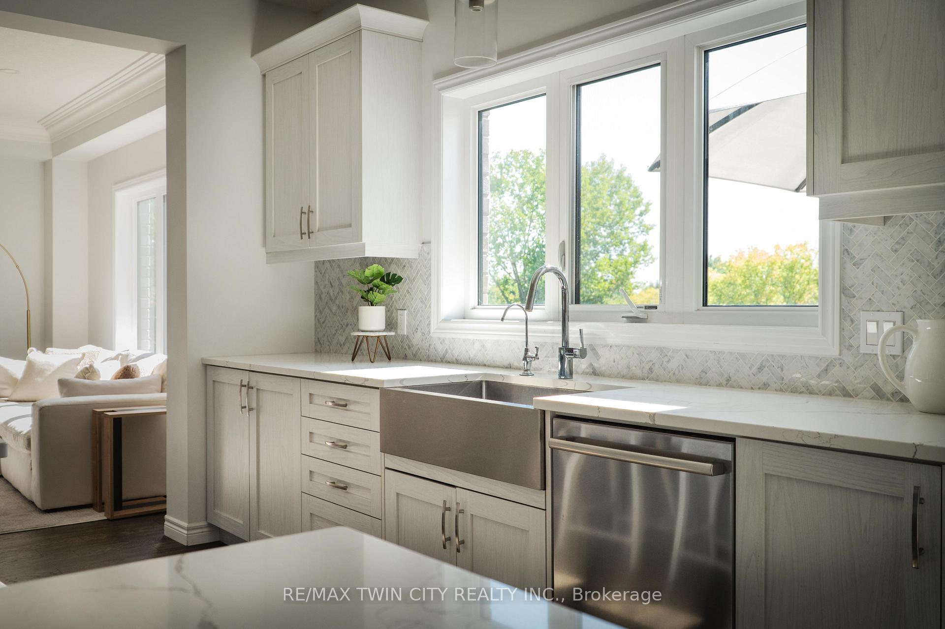 Photo 19 of 297 Blair Creek Drive, Kitchener — HOMEH