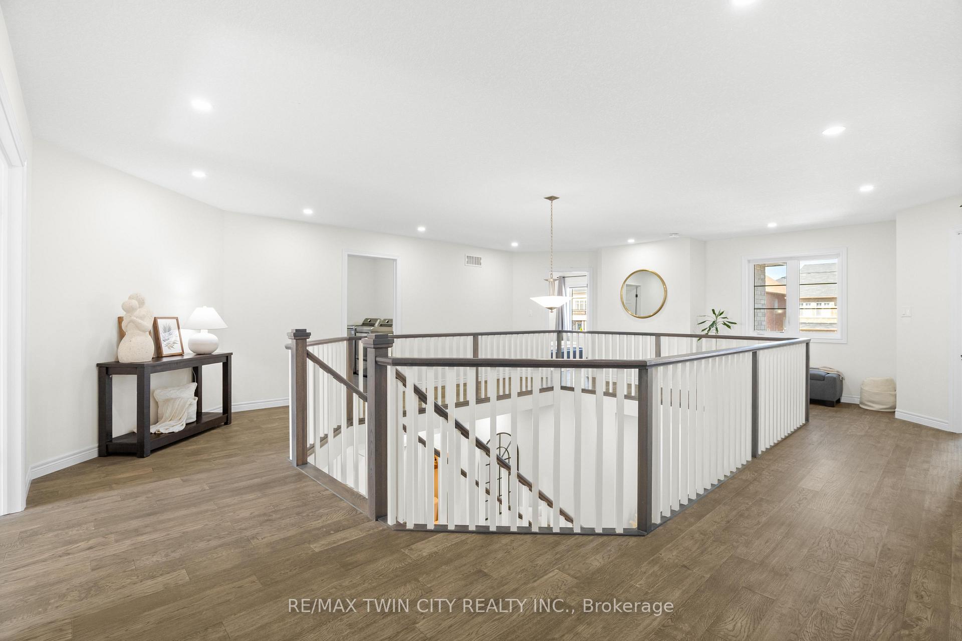 Photo 29 of 297 Blair Creek Drive, Kitchener — HOMEH