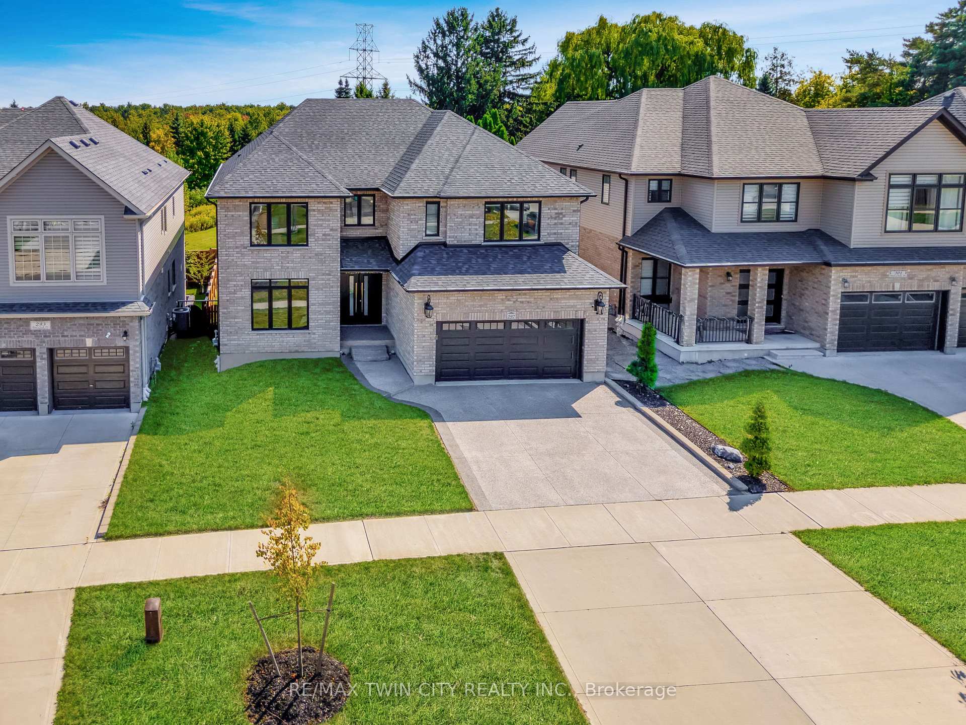 Photo 47 of 297 Blair Creek Drive, Kitchener — HOMEH