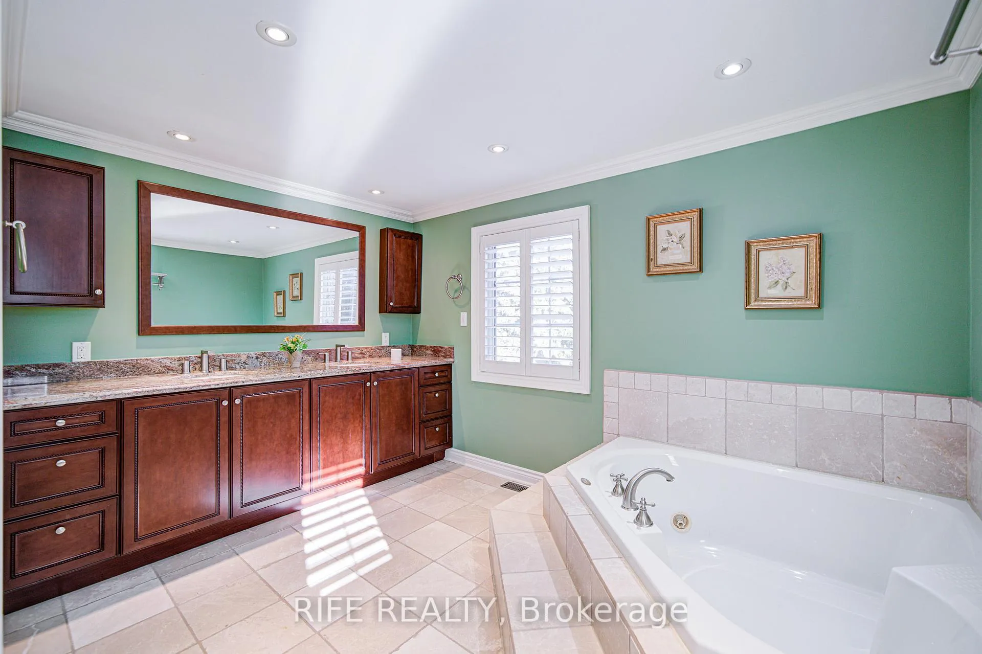Photo 26 of 38 Longwater Chase, Markham, Unionville — HOMEH