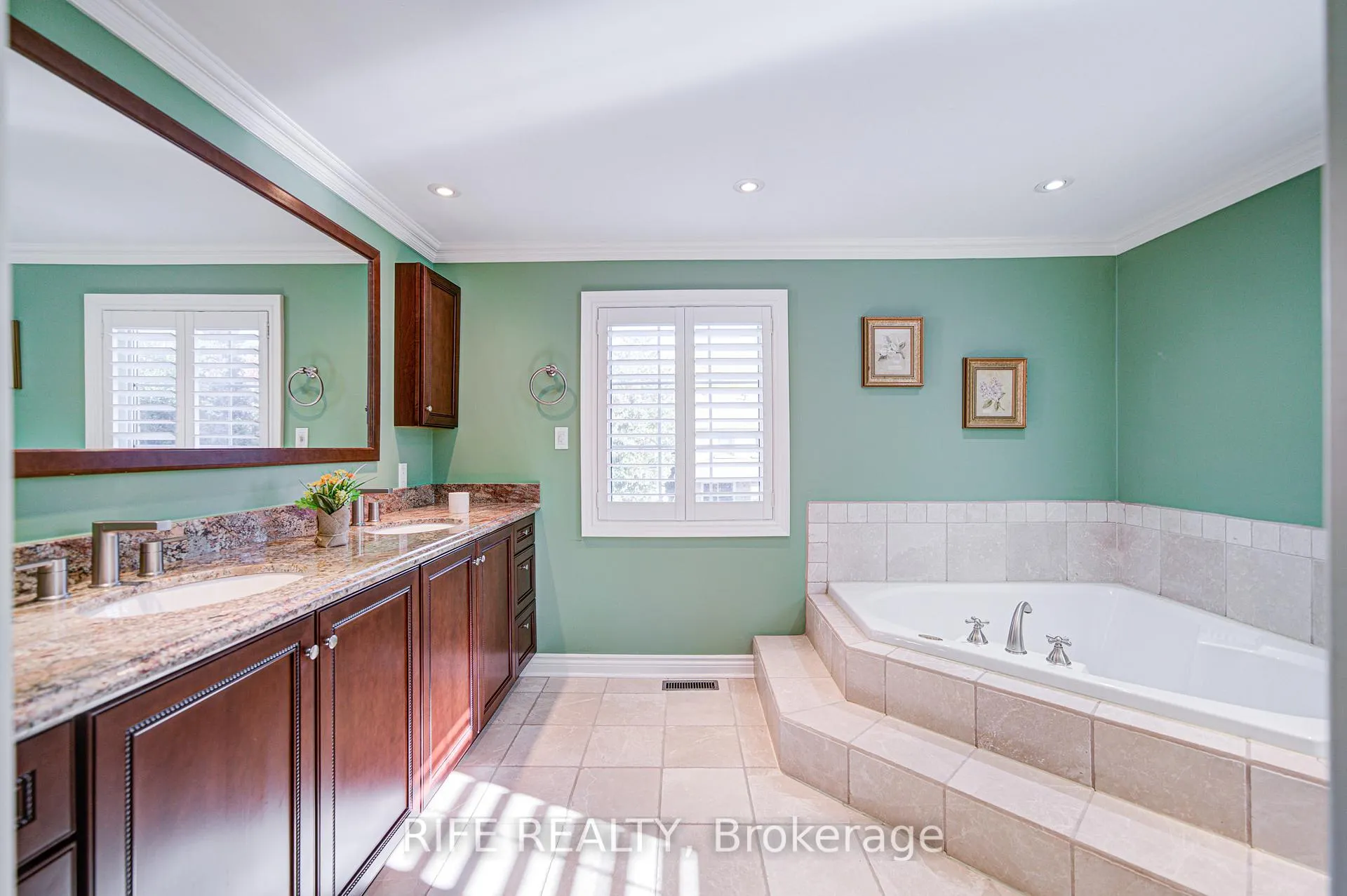 Photo 27 of 38 Longwater Chase, Markham, Unionville — HOMEH