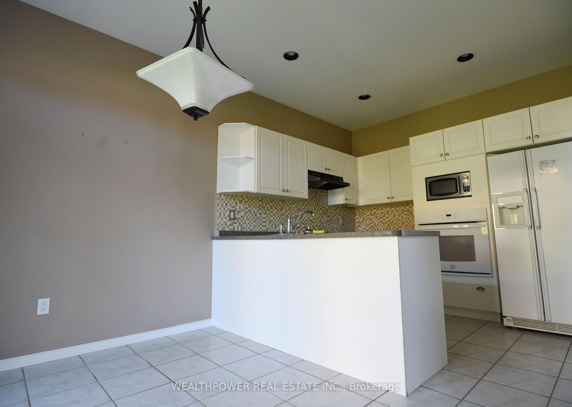 Photo 3 of 123 Morwick Drive, Hamilton, Ancaster — HOMEH