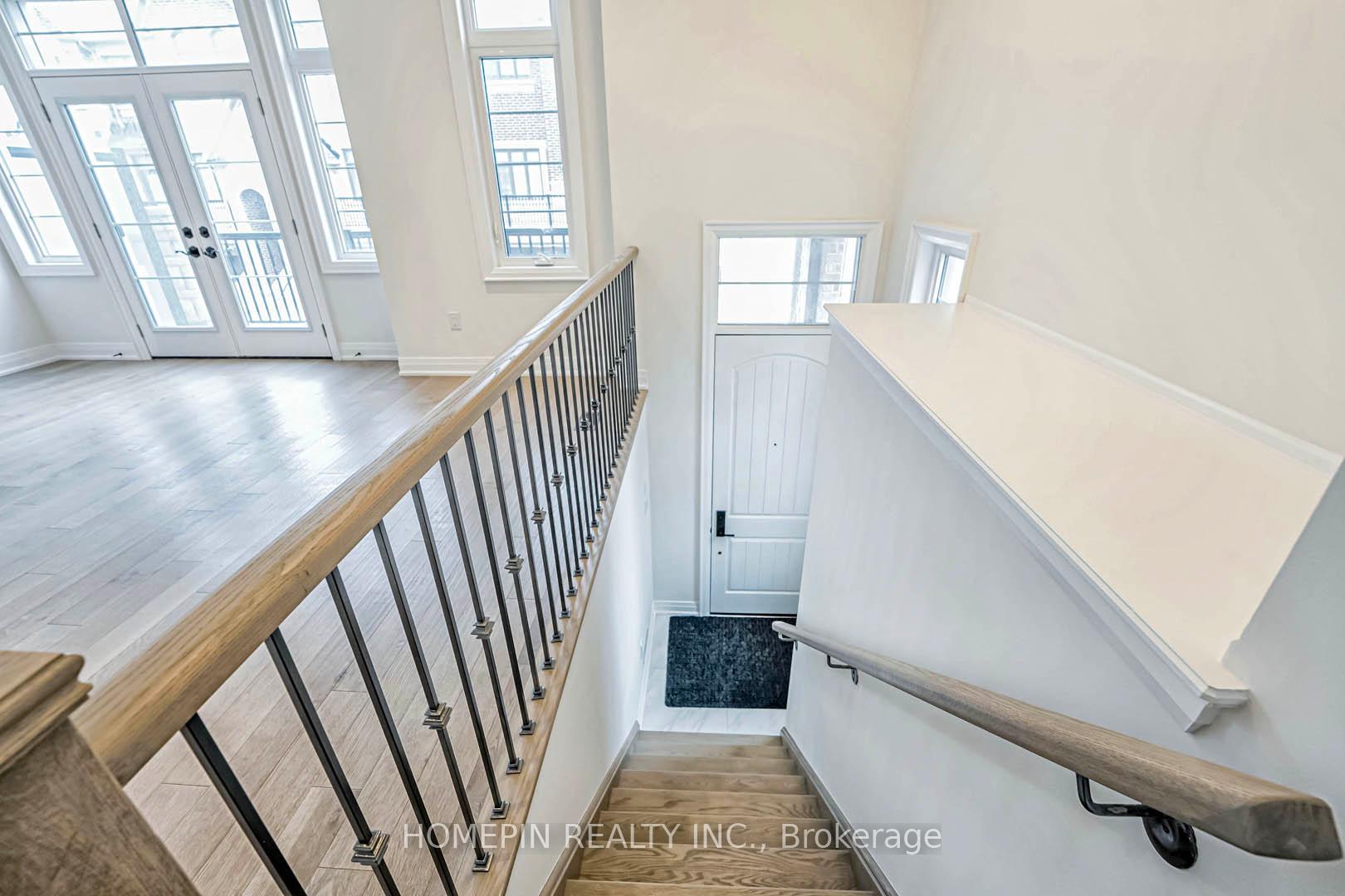 Photo 2 of 8 Gardeners Lane, Markham, Angus Glen — HOMEH