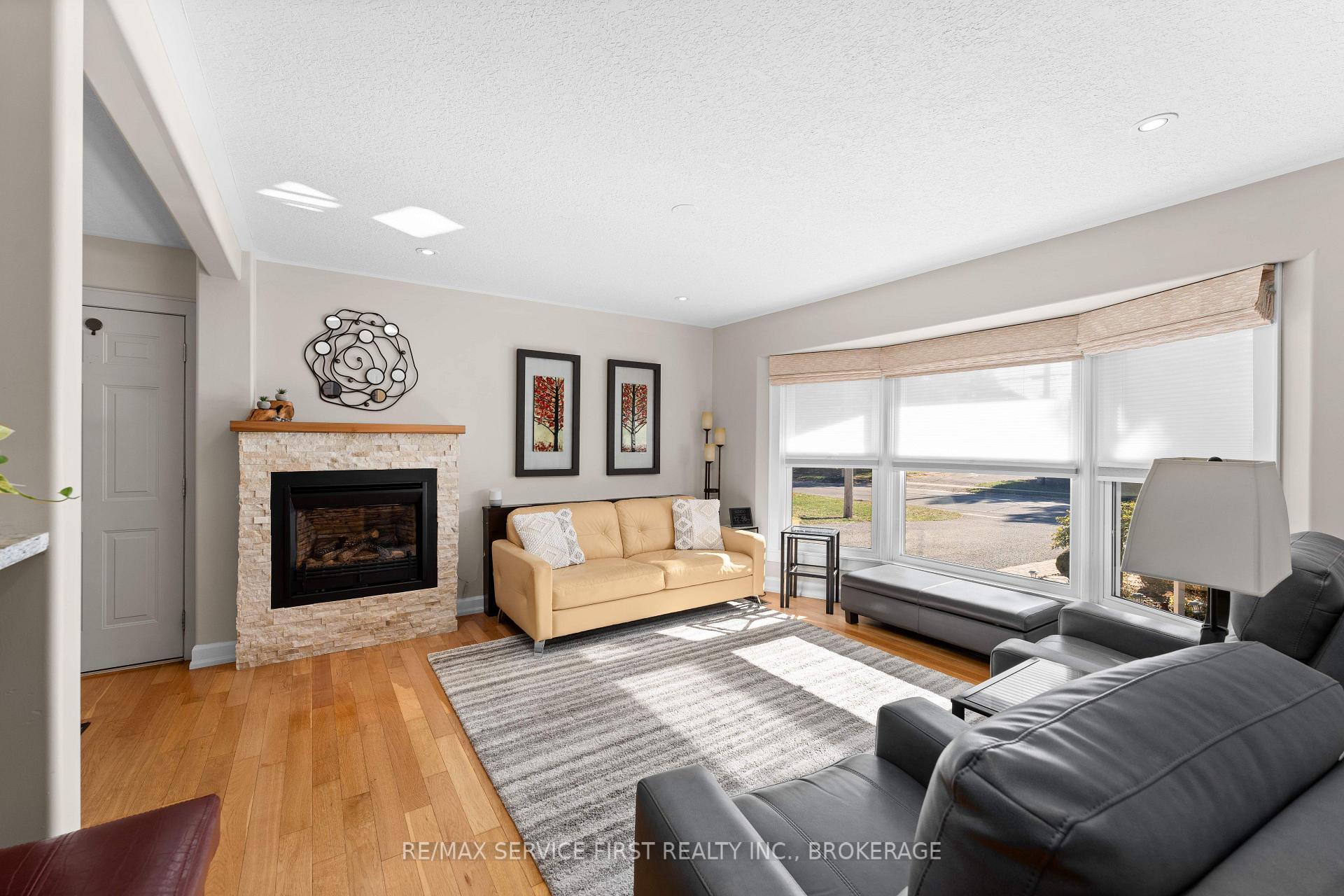 Photo 6 of 998 Woodbine Road, Kingston, North of Taylor-Kidd Blvd — HOMEH